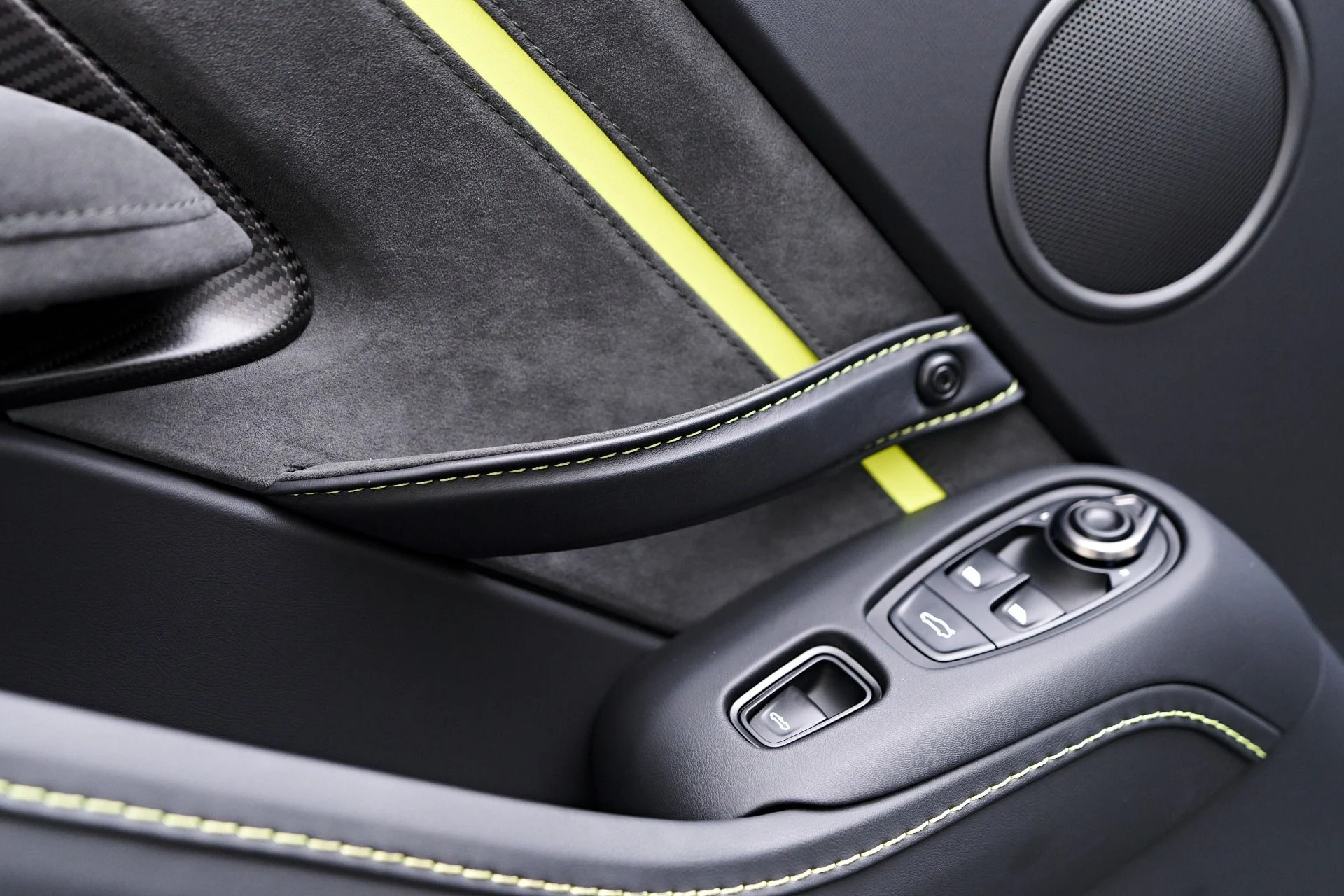mph044_1735231087_Used_2023_Aston_Martin_Vantage_F1_Edition_1754013179_ad46efb951