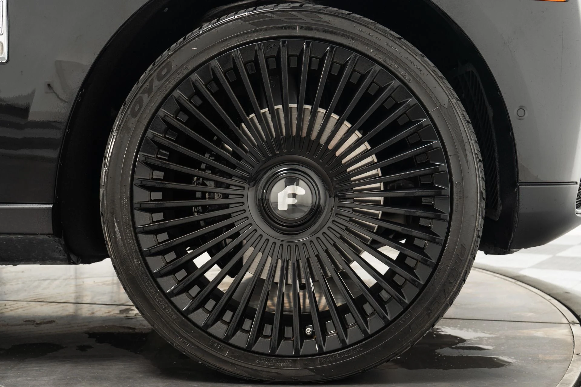 mph044_174730109_Used_2022_Rolls_Royce_Cullinan_1760976339_605f4b8093