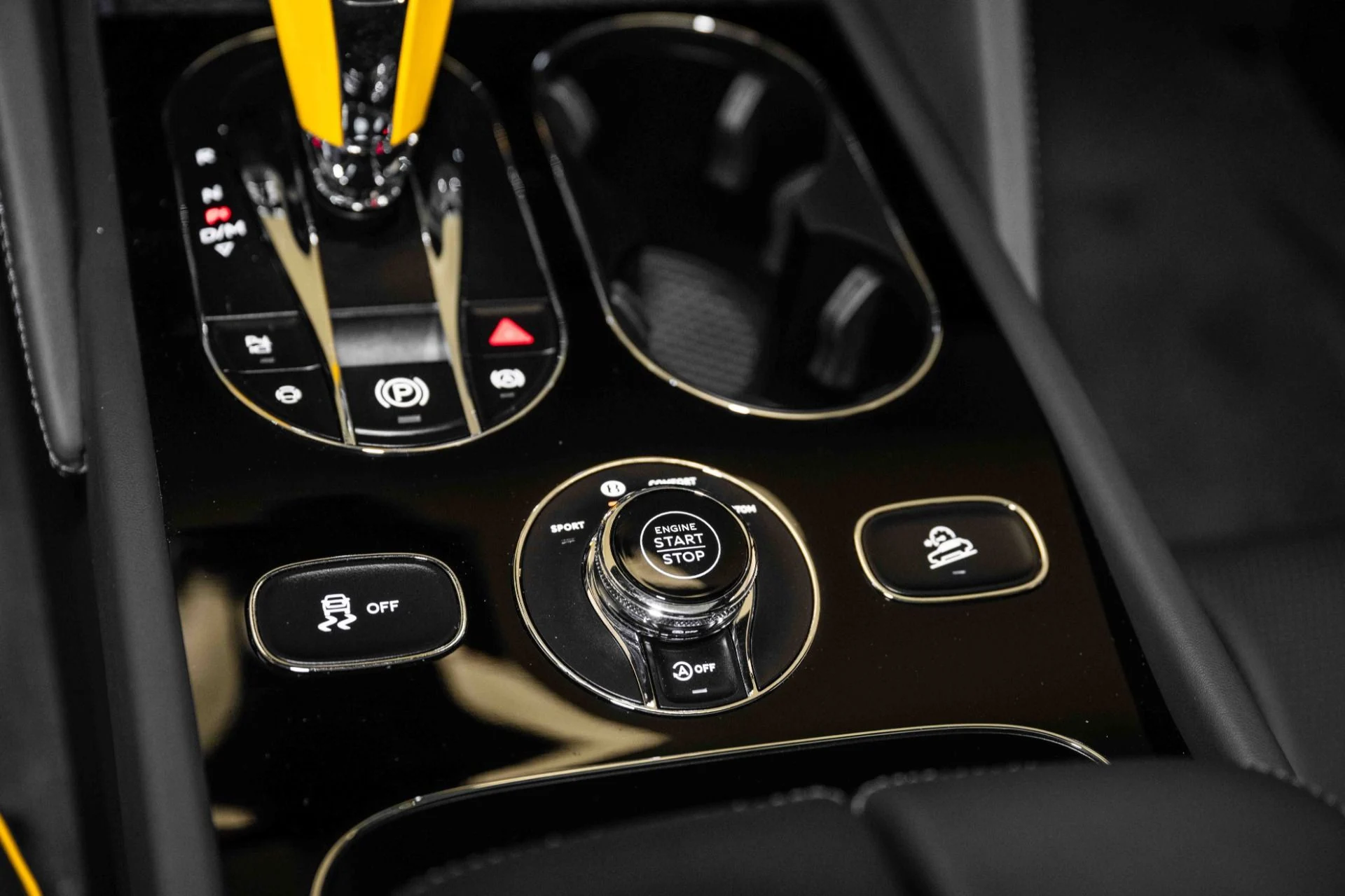 mph044_1747812921_Used_2024_Bentley_Bentayga_Azure_V8_1758720540_c1033e4062