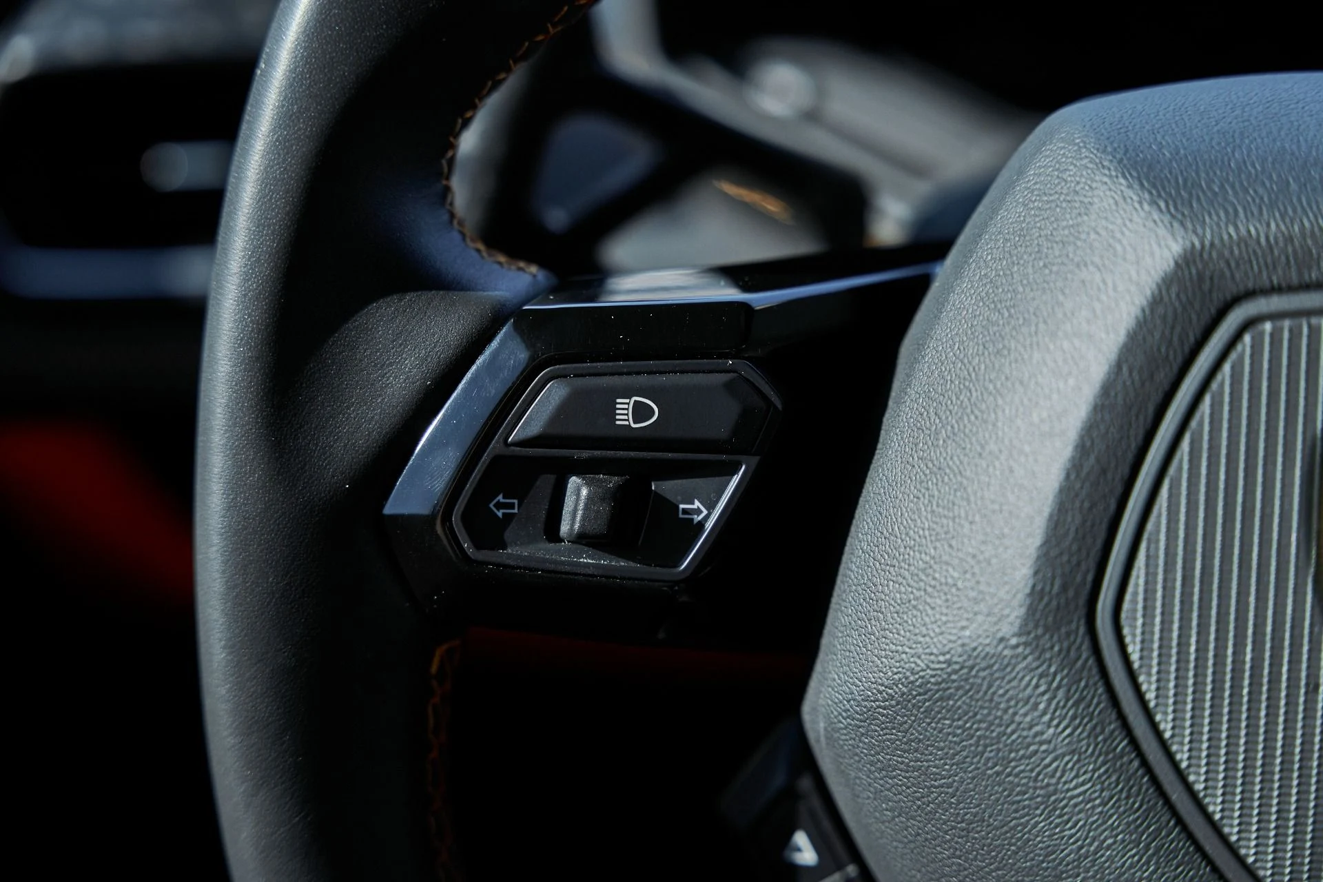 mph044_1757053014_Used_2020_Lamborghini_Huracan_EVO_Base_1766024365_5b2975d12f