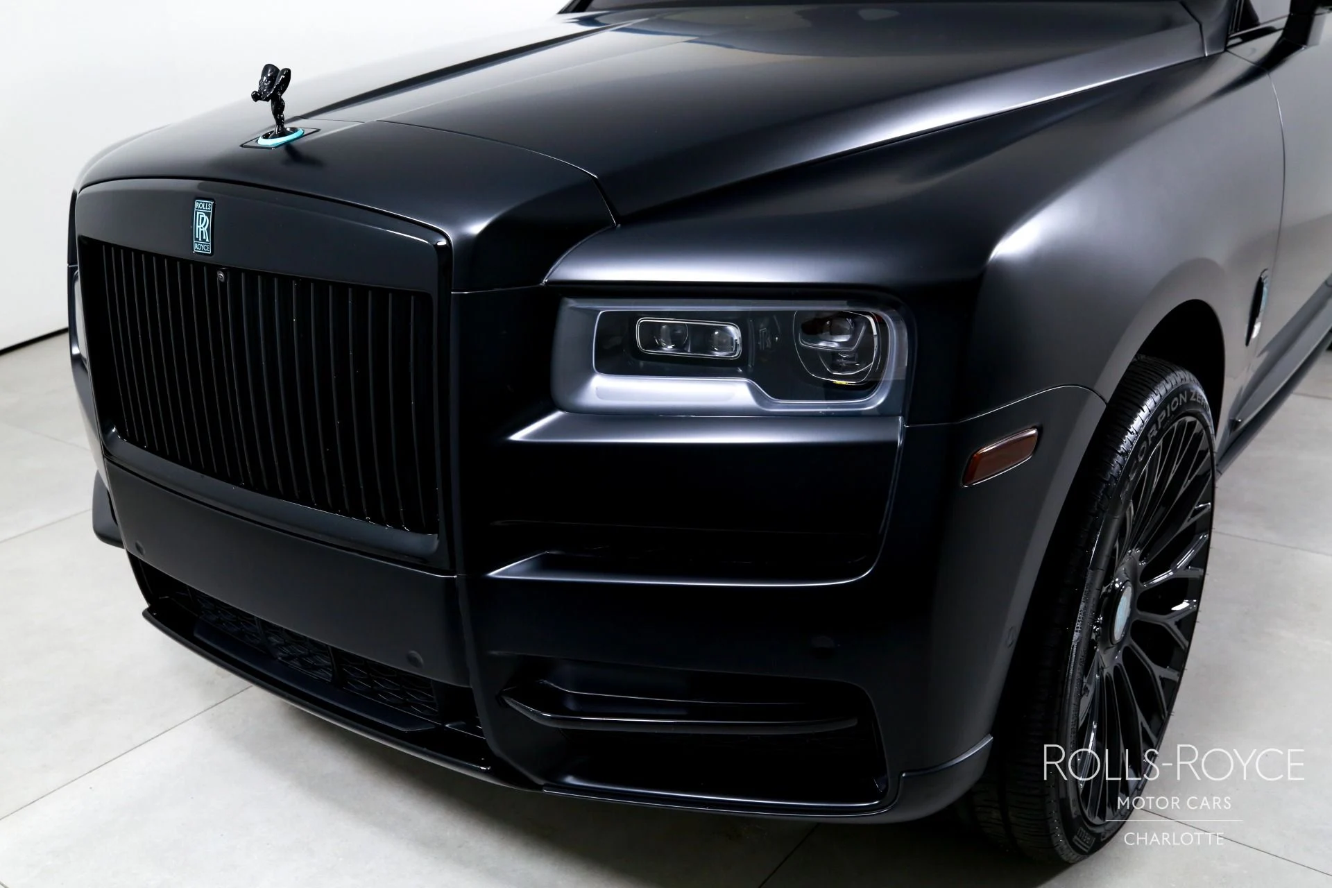 mph044_1761470834_Used_2024_Rolls_Royce_Cullinan_1789421312_3ce2c3e52c