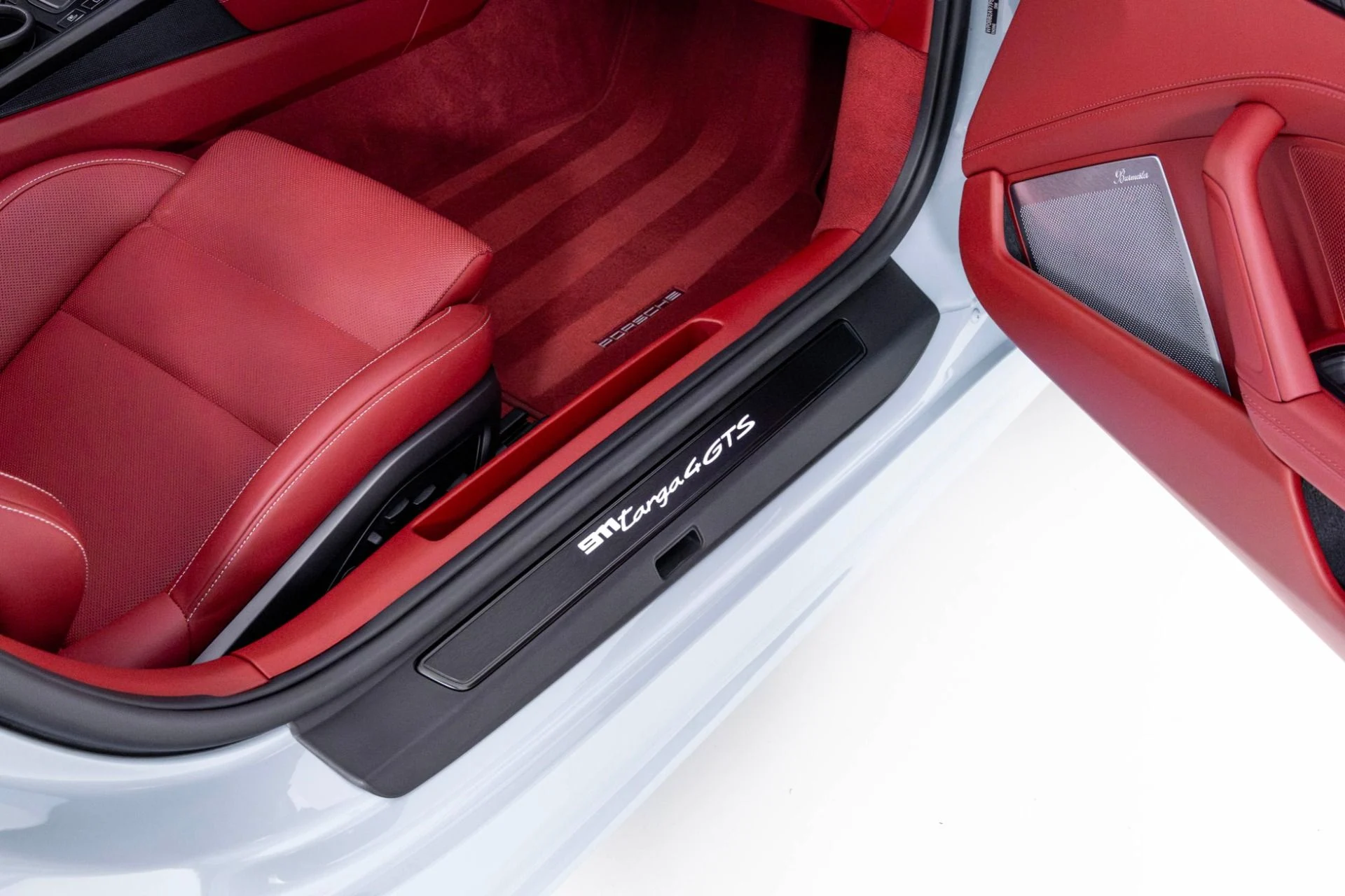 mph044_1765680003_Used_2023_Porsche_911_Targa_4_GTS_1762298450_da598b39e8