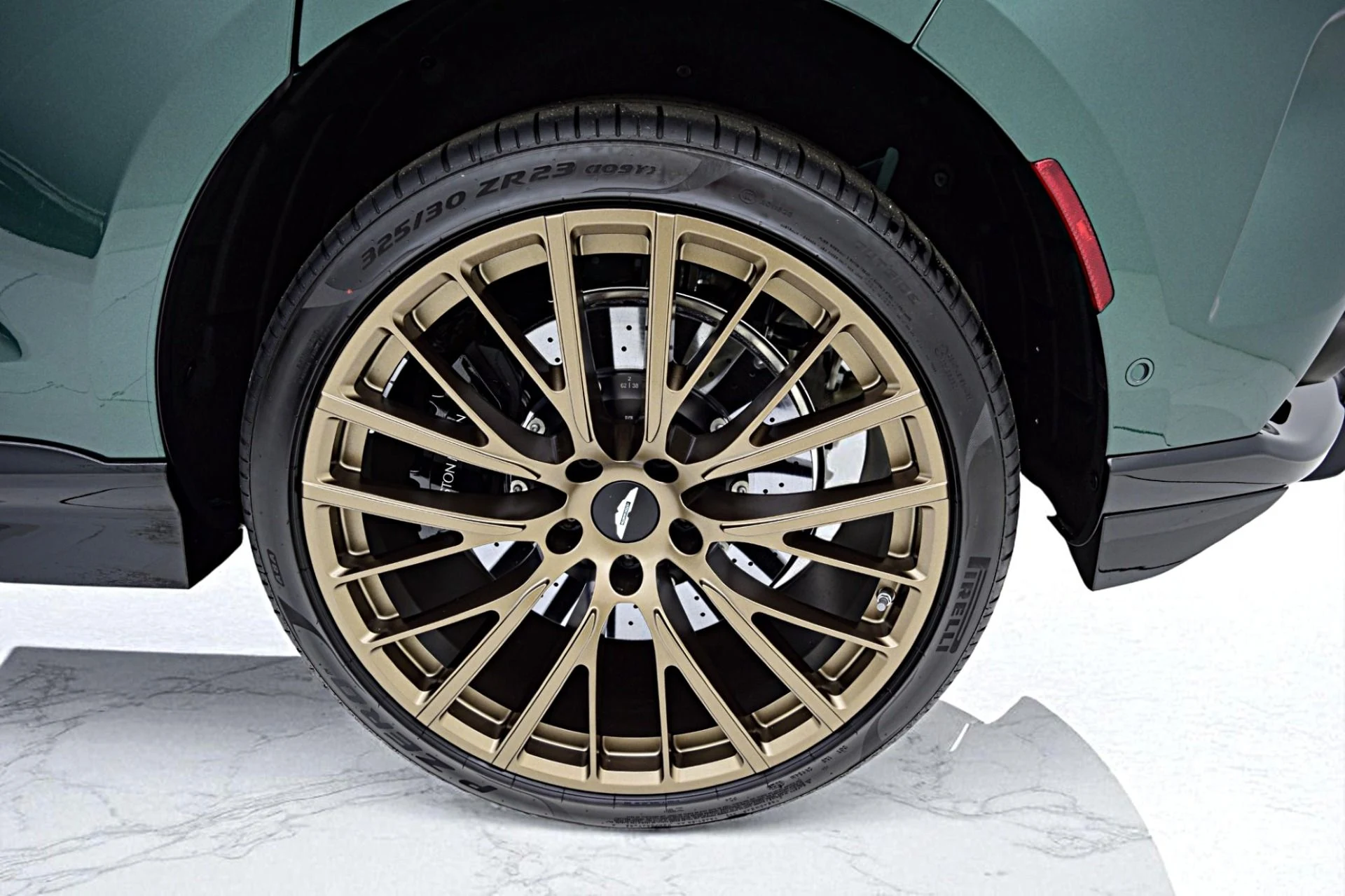 mph044_1784424237_New_2025_Aston_Martin_DBX_707_aa34760a8e