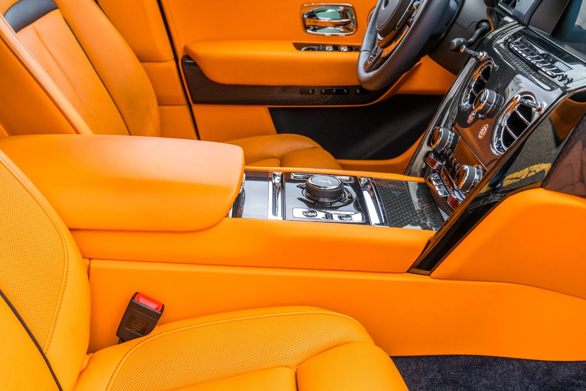 mph044_1797962927_Used_2023_Rolls_Royce_Black_Badge_Cullinan_1772494436_0066301ebd