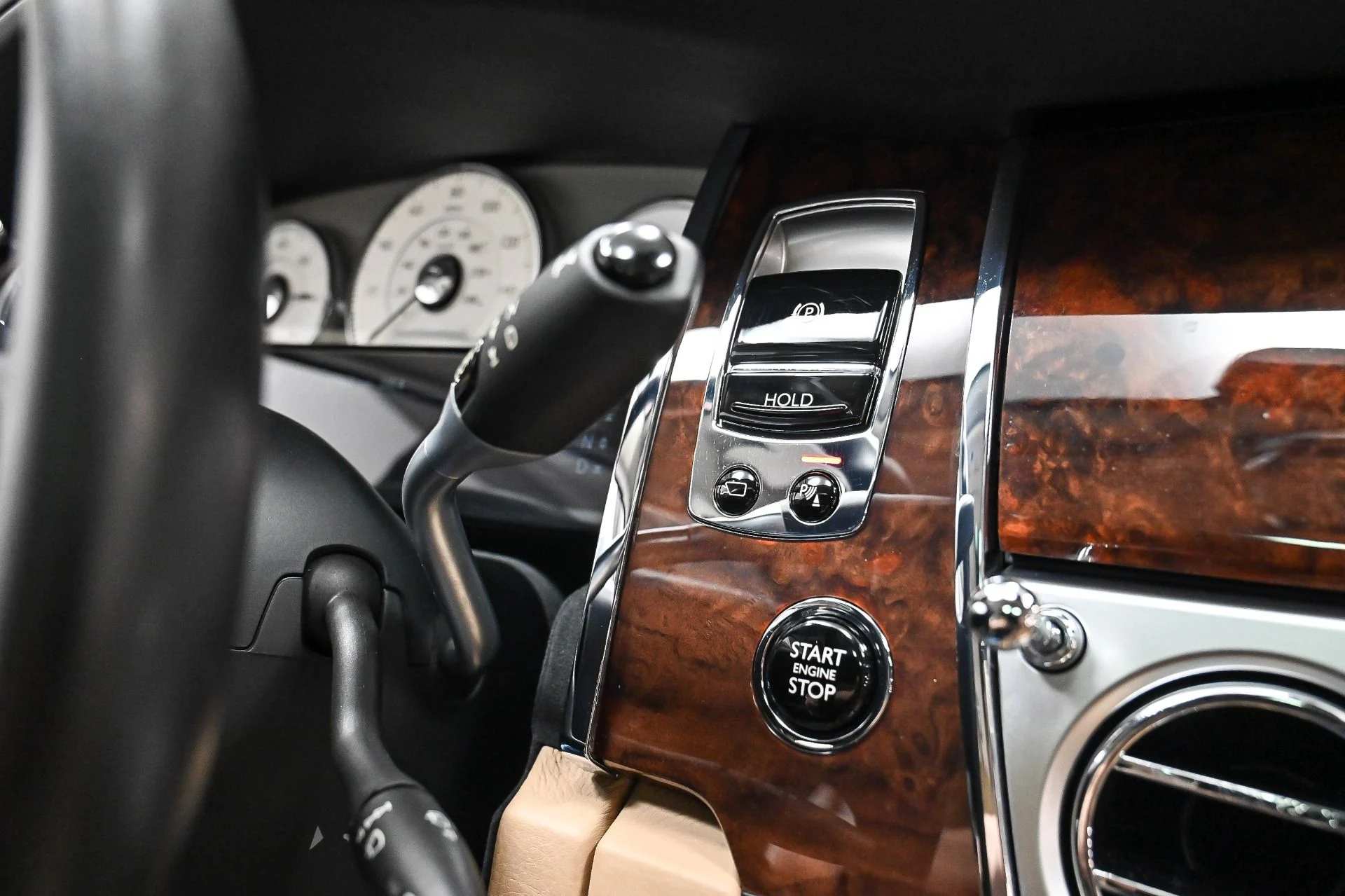 mph044_1809780717_Used_2017_Rolls_Royce_Ghost_1749695060_7cac60bfc1