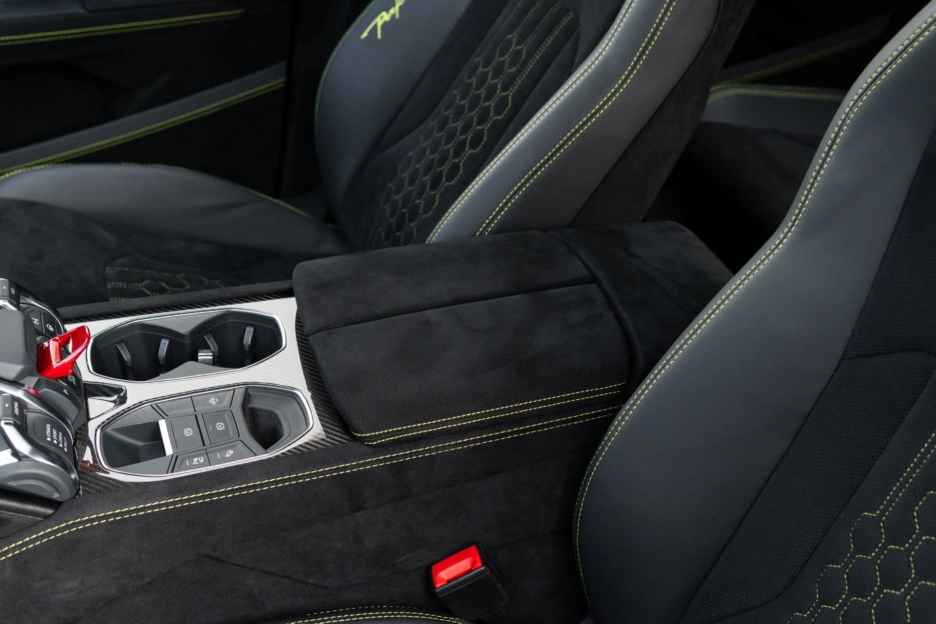 mph044_1837302819_Used_2024_Lamborghini_Urus_Performante_1774062474_d7c3058996