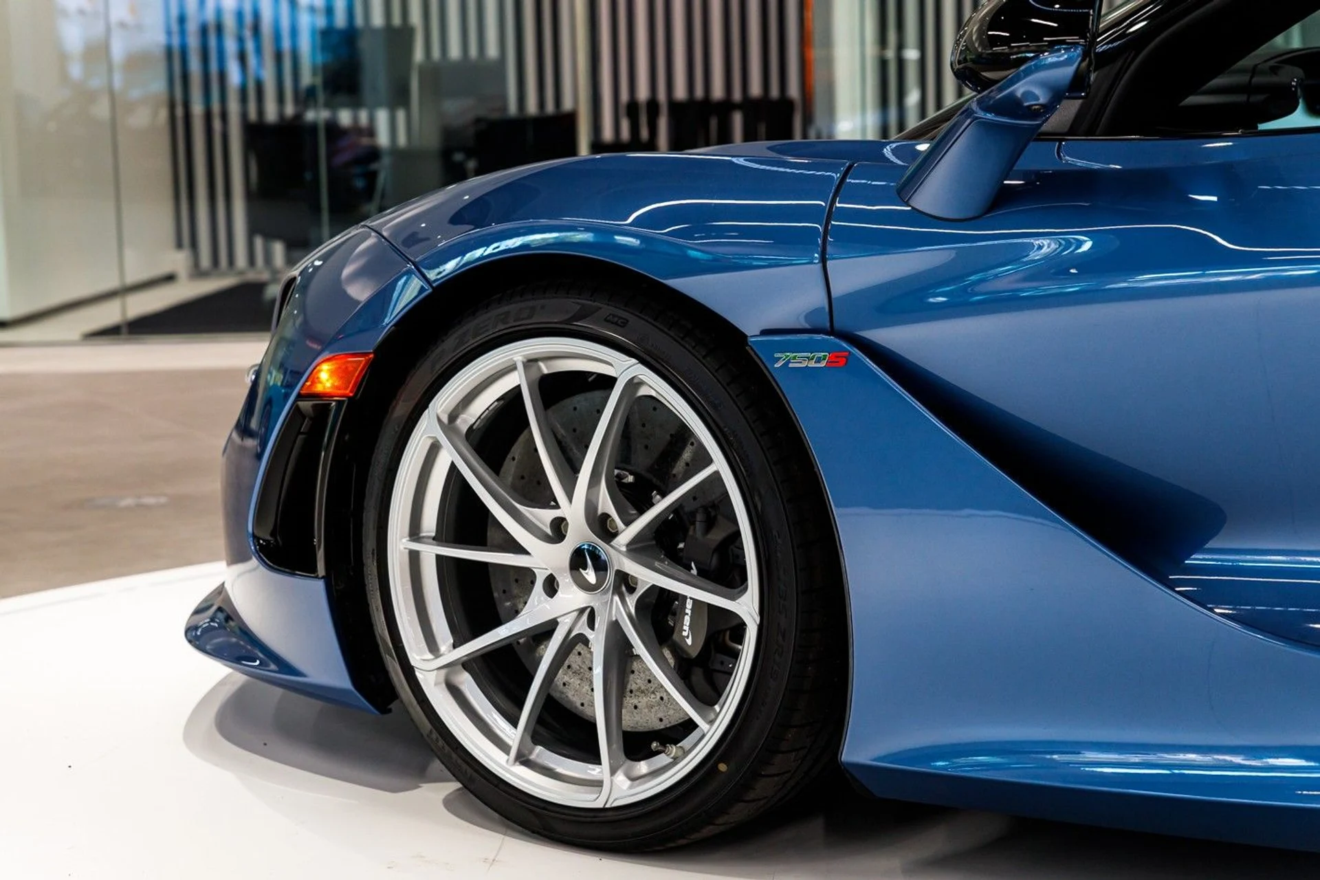 mph044_1849775707_650_p66_l_9c32090d01