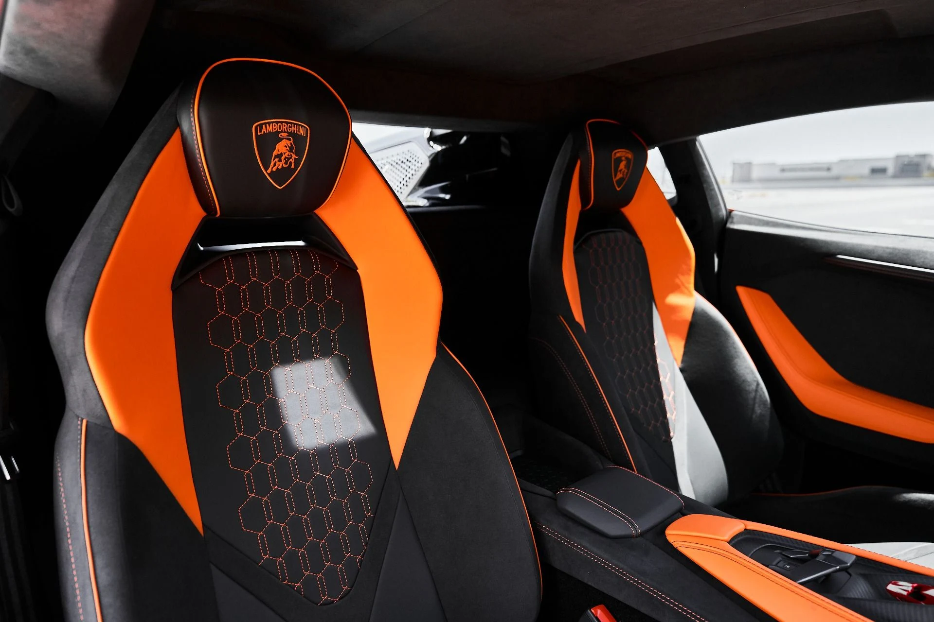 mph044_185073703_Used_2024_Lamborghini_Revuelto_Base_1777394336_3abc98c6f0