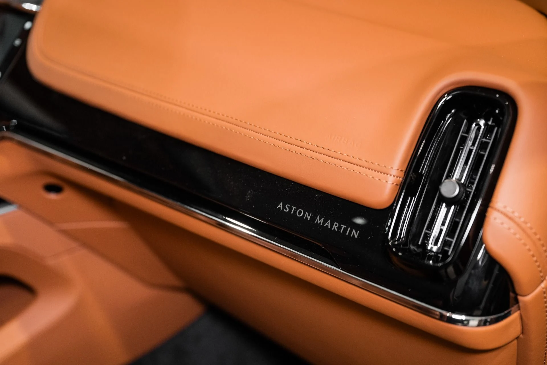 mph044_1859684159_New_2026_Aston_Martin_DBX_S_1775443121_969f765f64