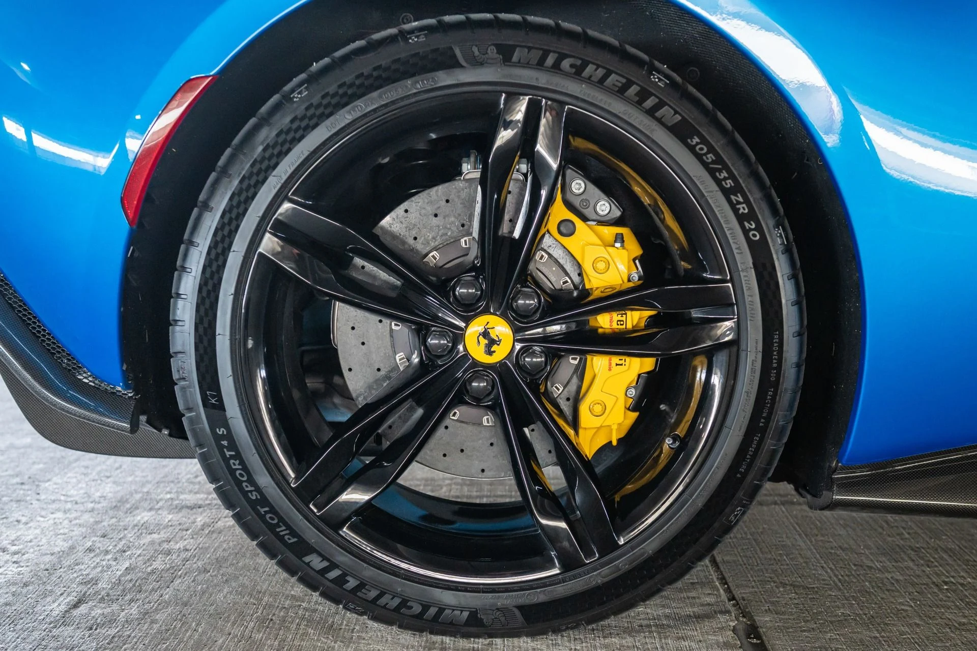 mph044_1860299901_Used_2024_Ferrari_296_GTS_1761687517_4e6f29c4f9