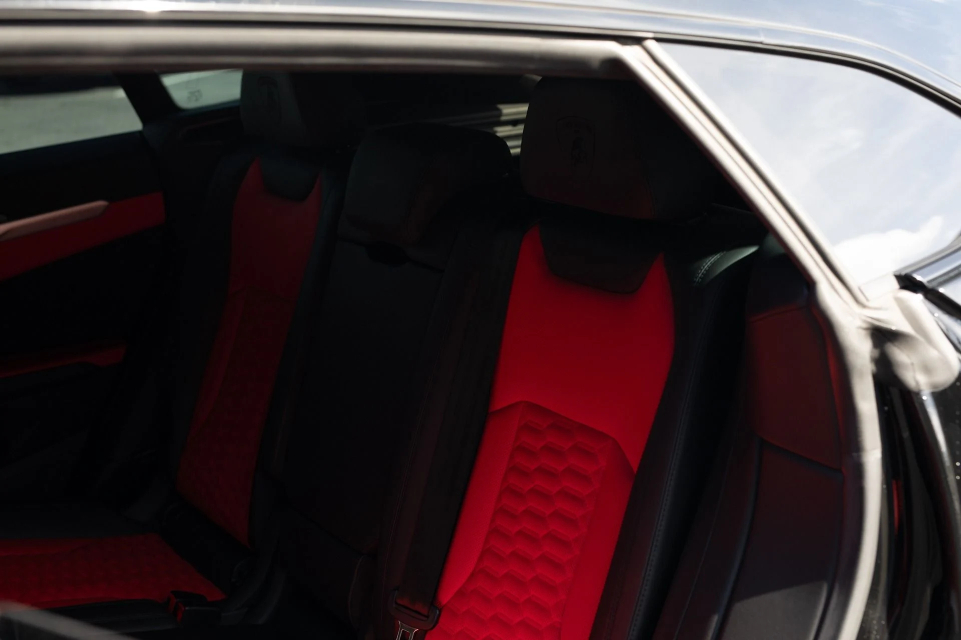 mph044_1862607407_Used_2020_Lamborghini_Urus_1739815999_a42a8e12e2