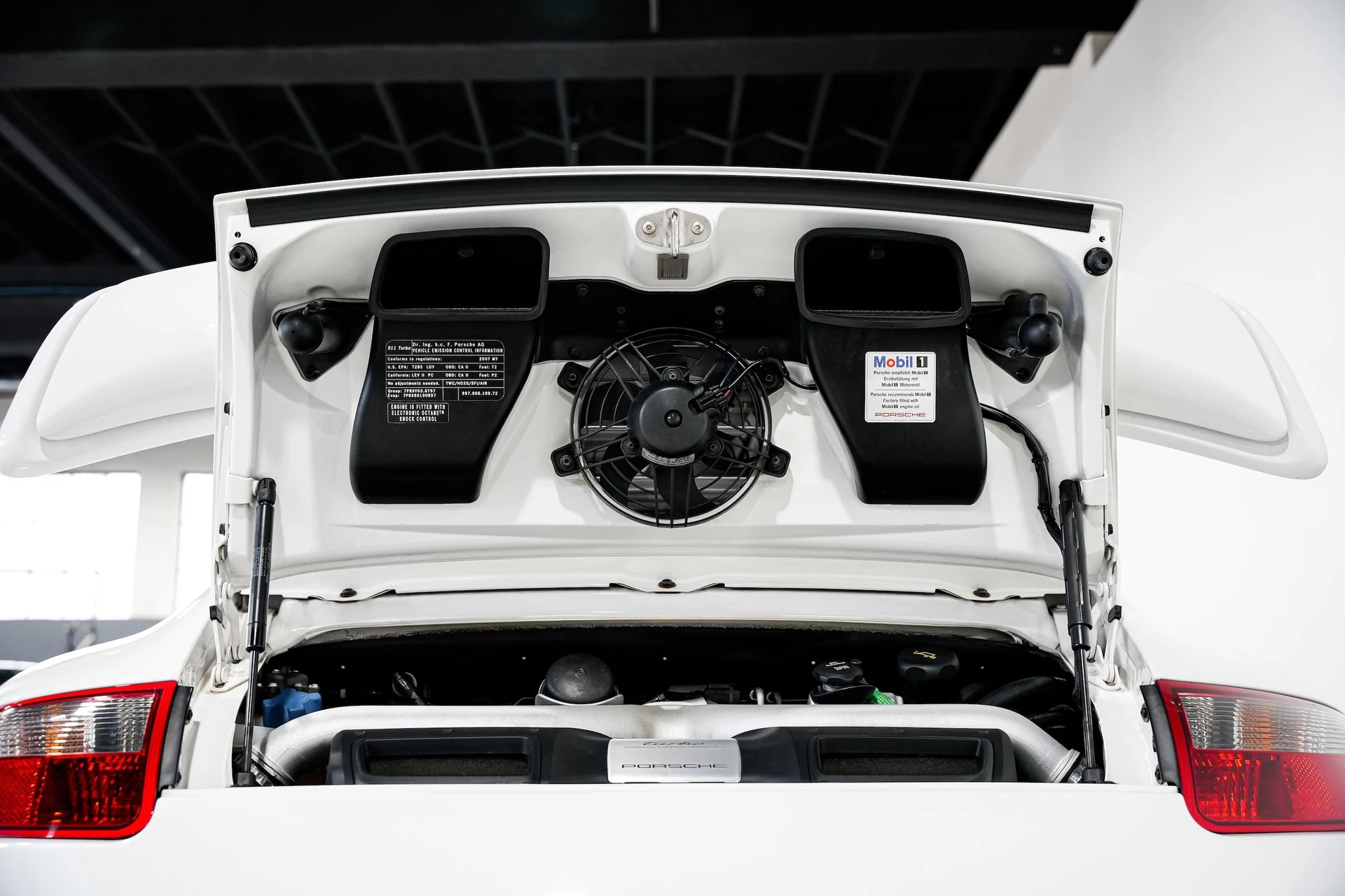 mph044_1881908635_1109f5b37b63a9089ece4469946387bfx_e4763efcc9