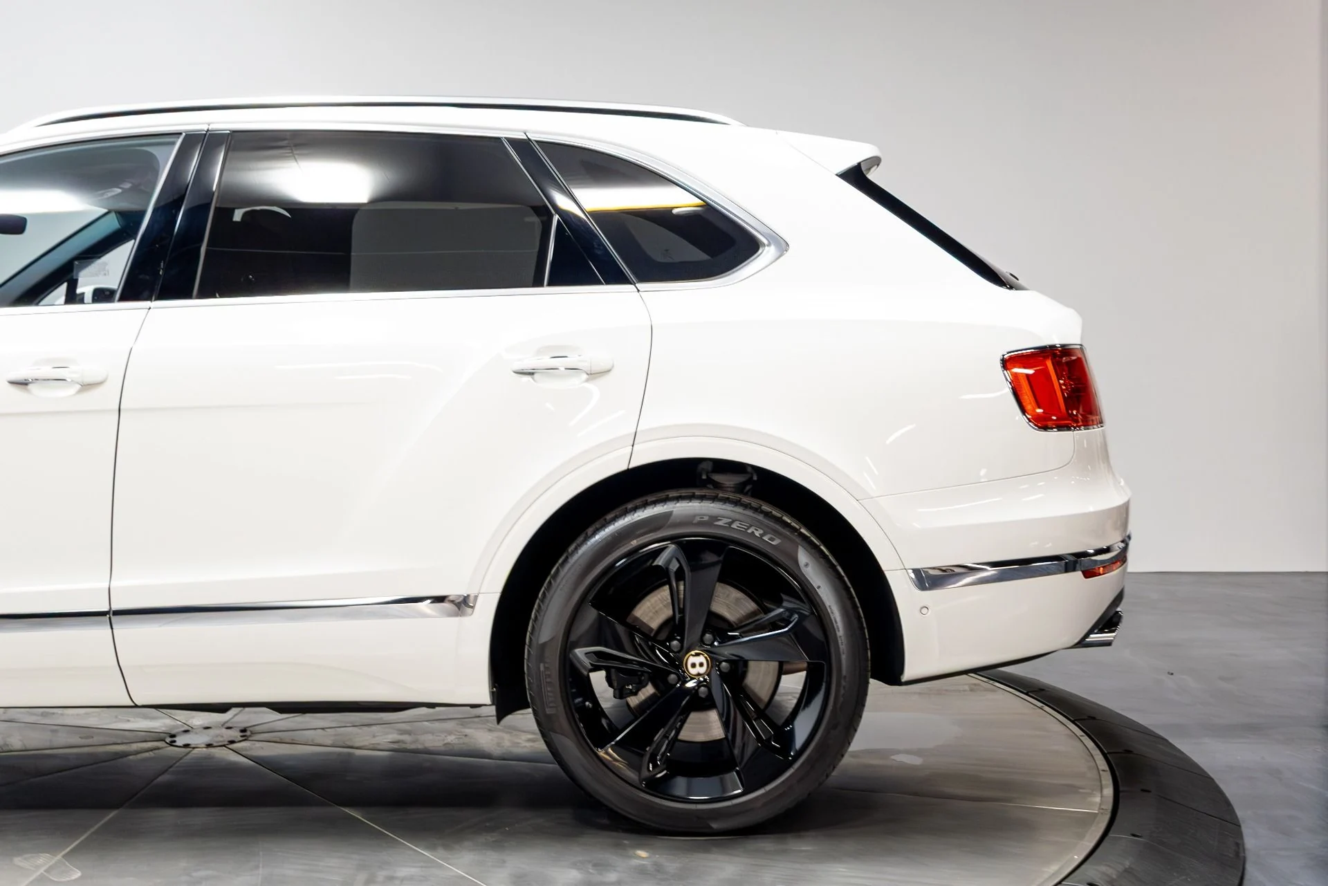 mph044_1894319856_Used_2020_Bentley_Bentayga_V8_1774292202_d5ef08e954