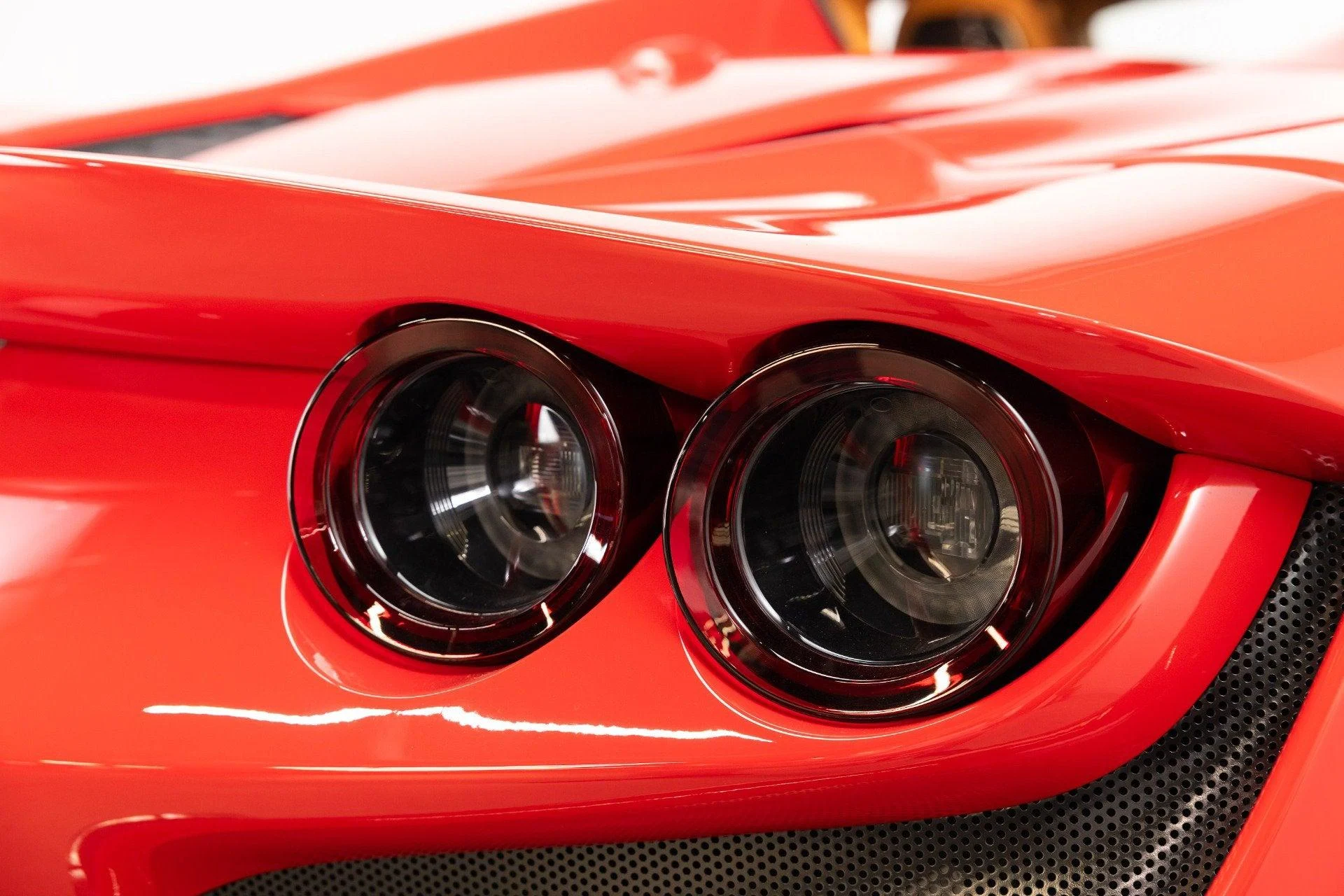 mph044_1899552223_Used_2021_Ferrari_F8_Spider_1788440832_d12a13d9d2