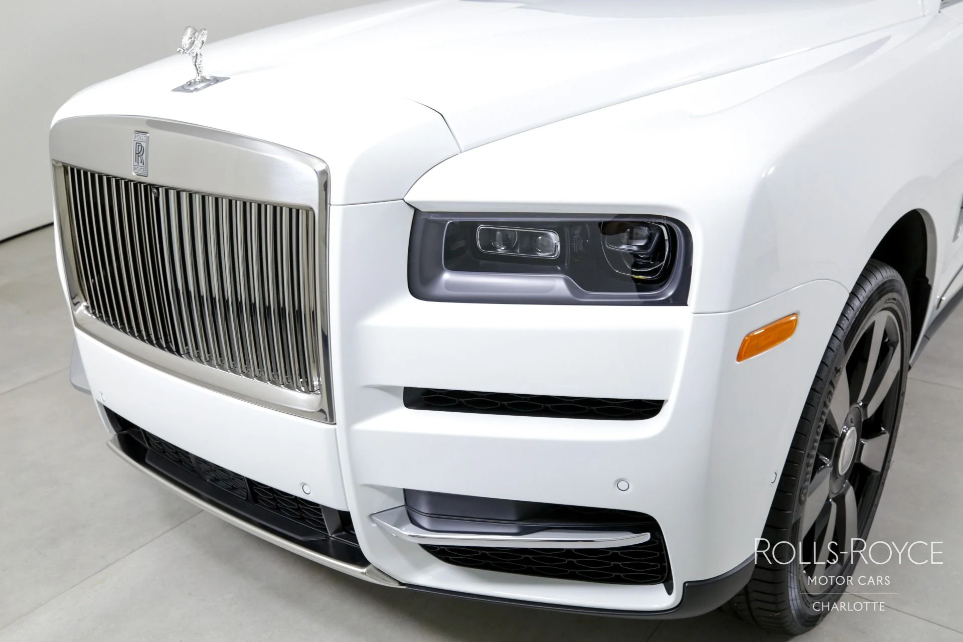 mph044_1908052705_Used_2024_Rolls_Royce_Cullinan_1717710798_b510373c20