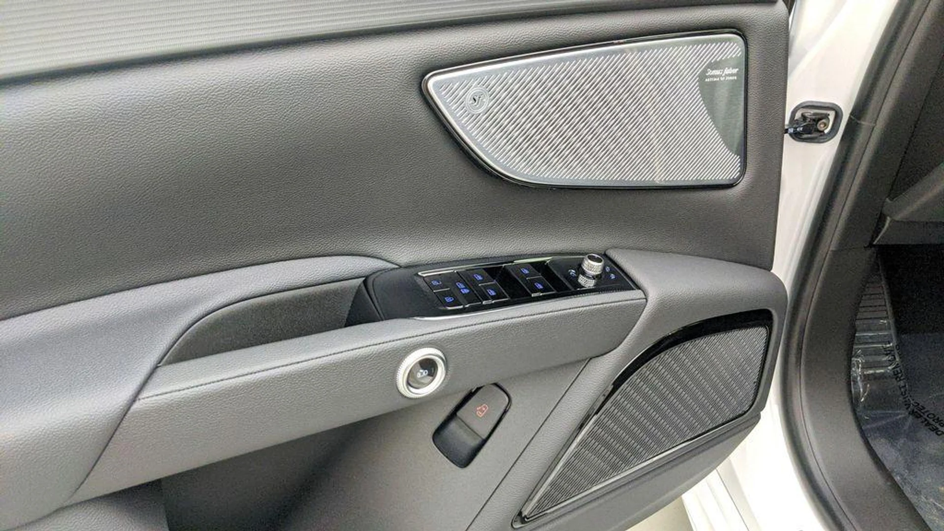 mph044_1921627105_k_O_Ia_Hox1_R_Udm_Nvf_Iv_O_V4y_IWA_ab182446d2