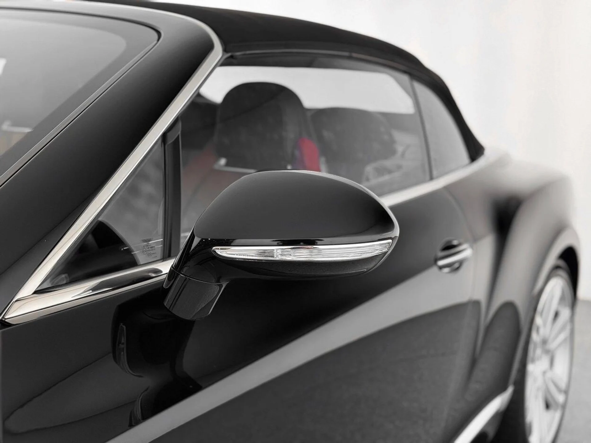 mph044_1932520469_8930baf9a74c57d8d877d02536d41988x_6547a22fb2