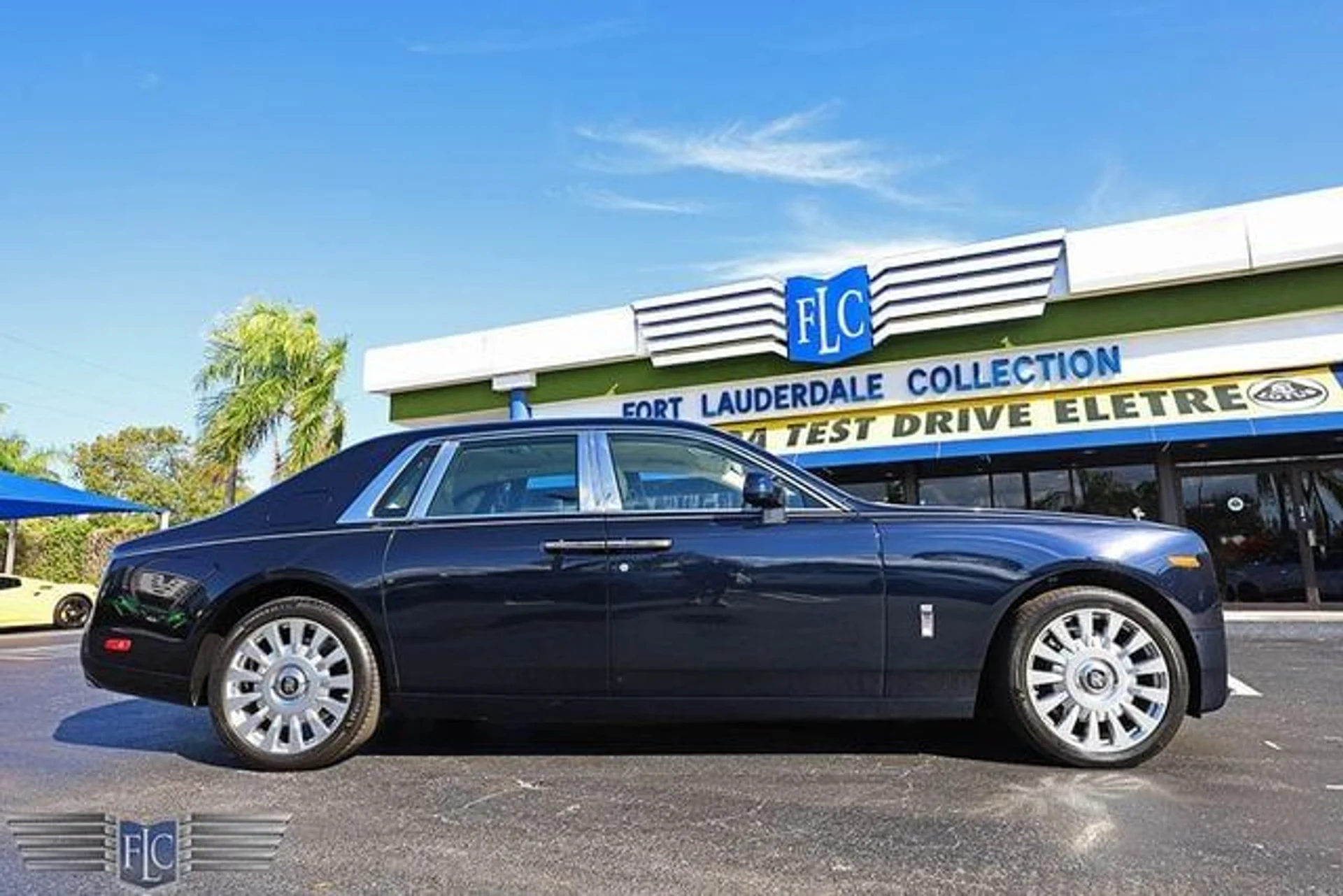 mph044_1941178560_used_2018_rolls_royce_phantom_sedan_6305_22718398_49_640_f2e7ada6a4