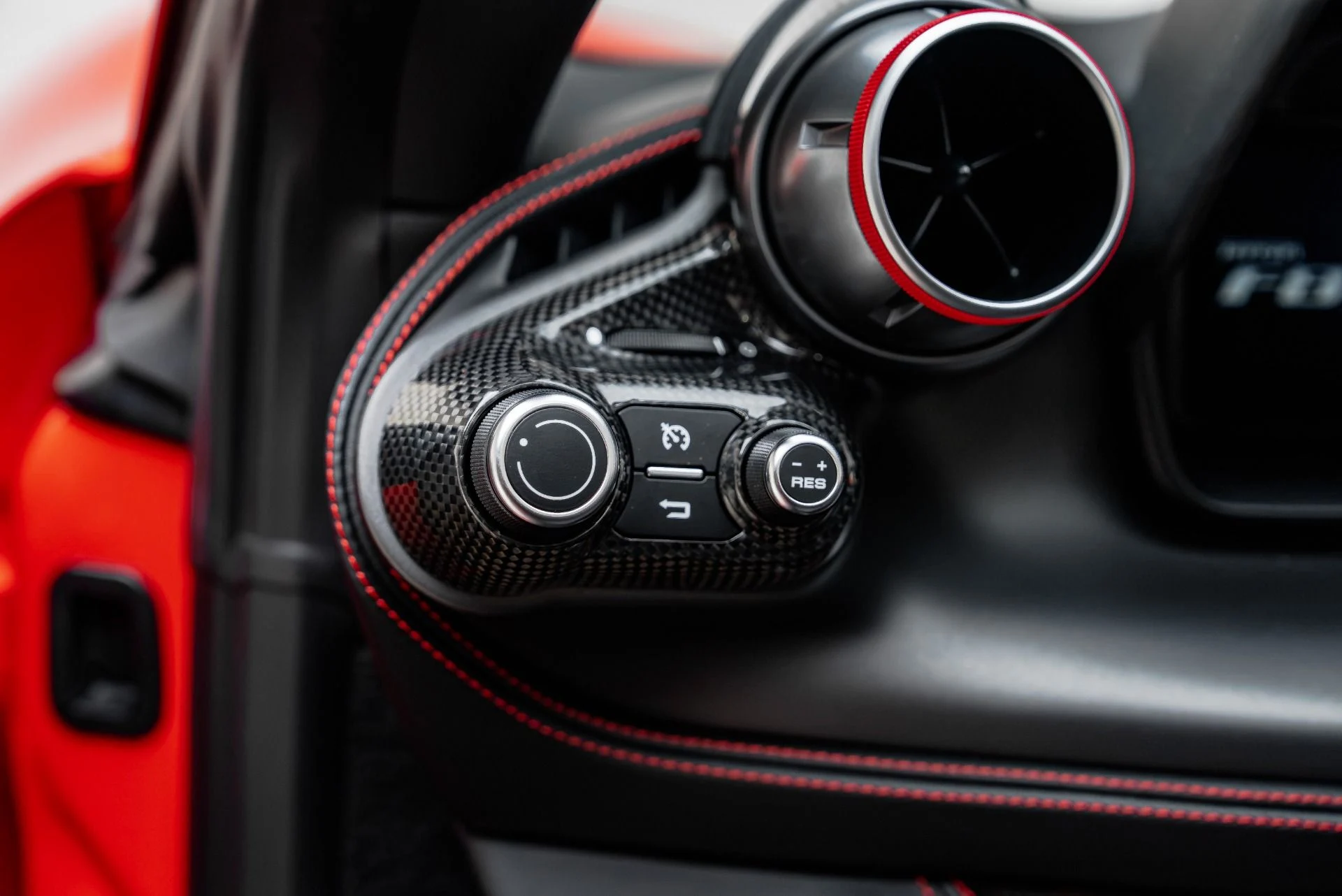 mph044_1943156040_Used_2022_Ferrari_F8_Spider_1785267078_43c65b6857