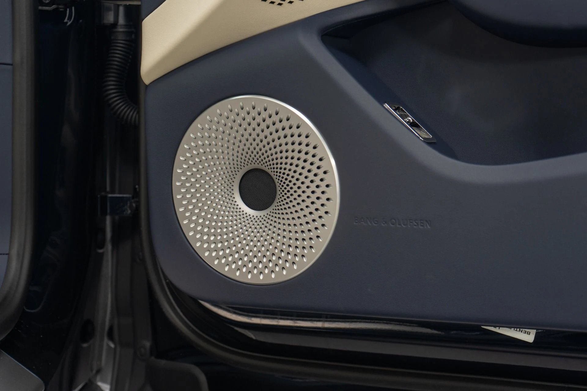mph044_1943474946_Used_2026_Bentley_Flying_Spur_Azure_Bang_and_Olufsen_Audio_Mulliner_Driving_Specification_1778702450_a911265c5b