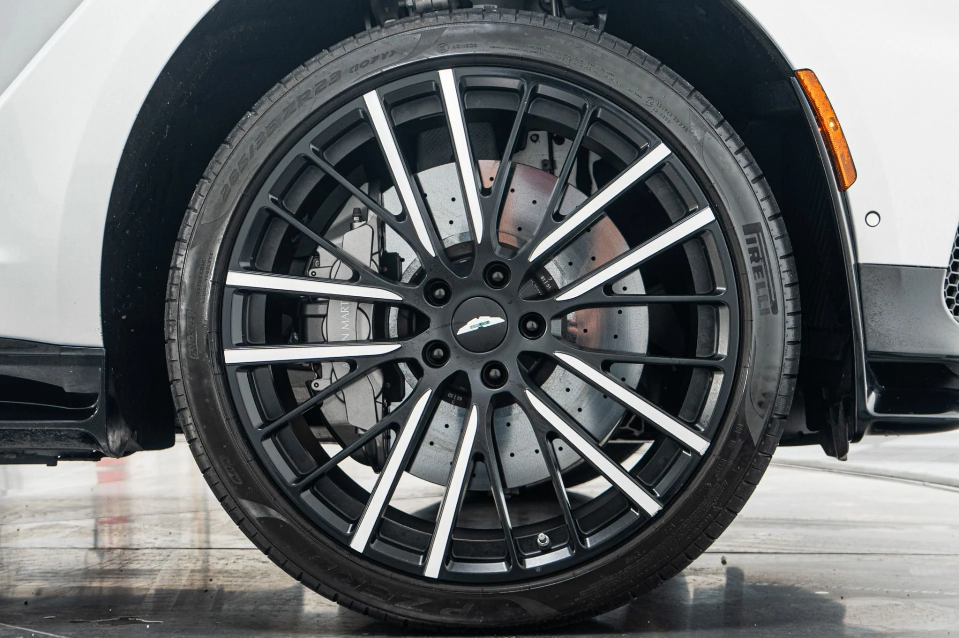 mph044_1954140931_Used_2023_Aston_Martin_DBX_707_1782508866_dcda0d01e3