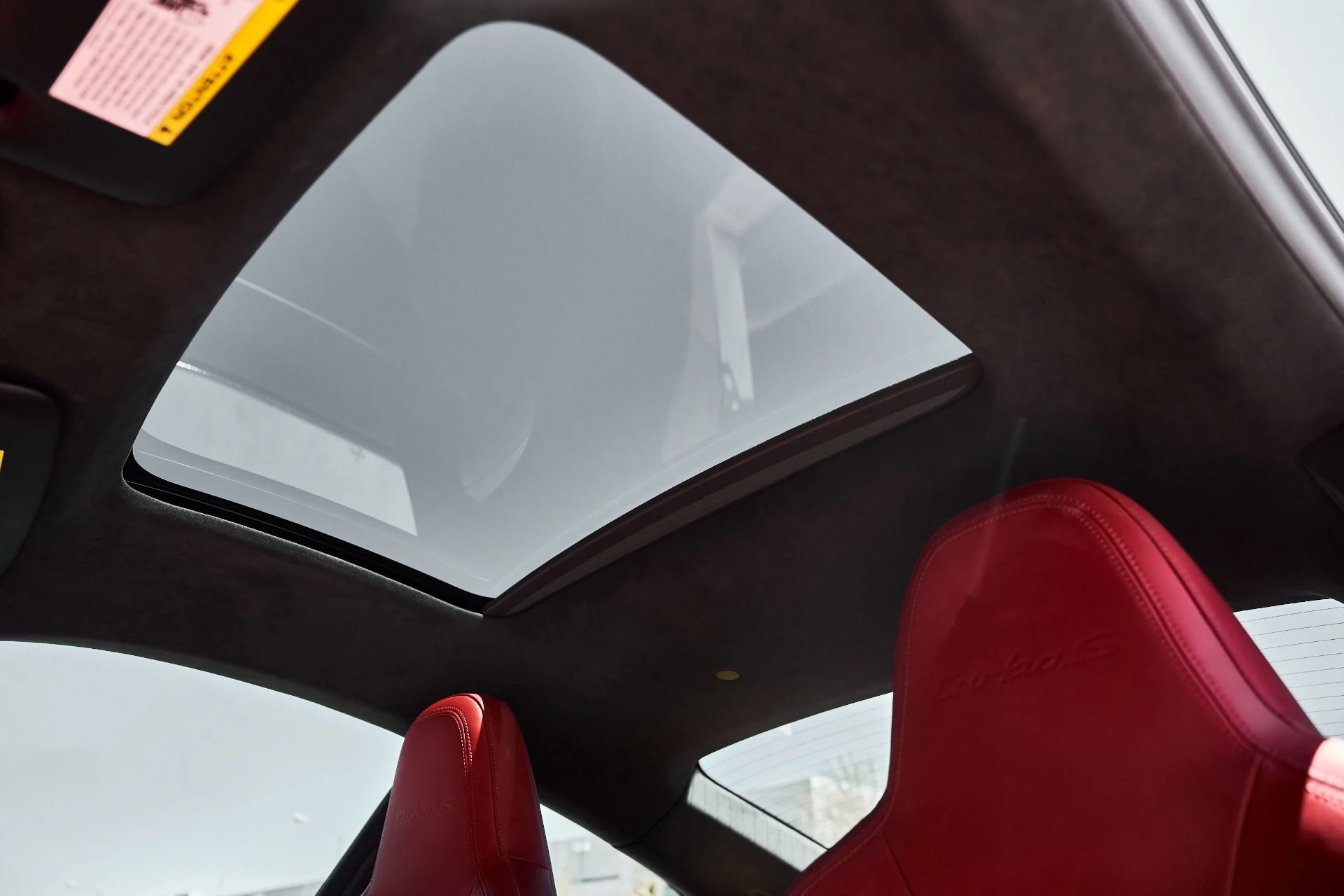 mph044_1973045389_Used_2023_Porsche_911_Turbo_S_1777011148_505dc73e20