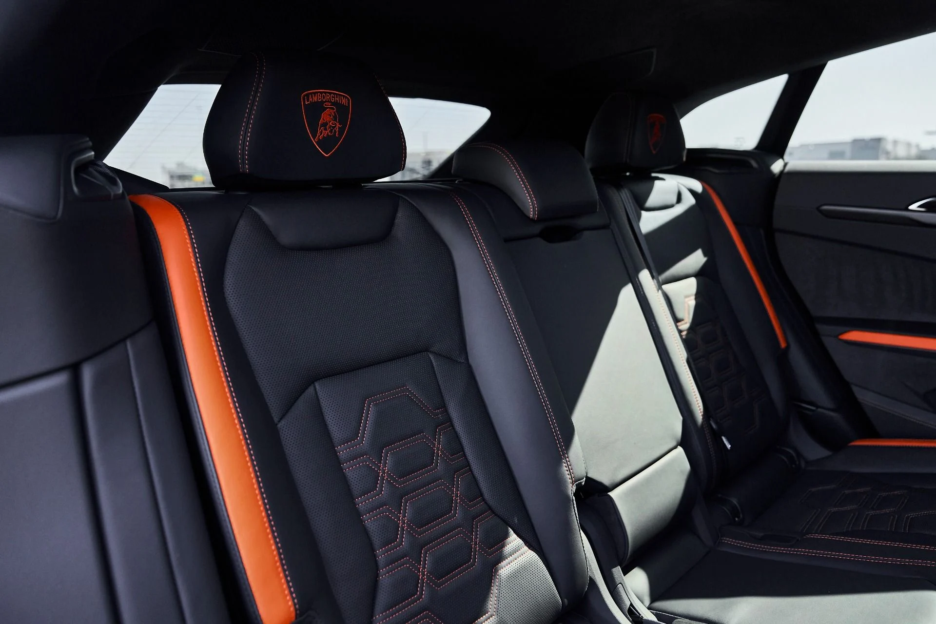 mph044_1982383091_Used_2025_Lamborghini_Urus_SE_1770086487_fe385ed742