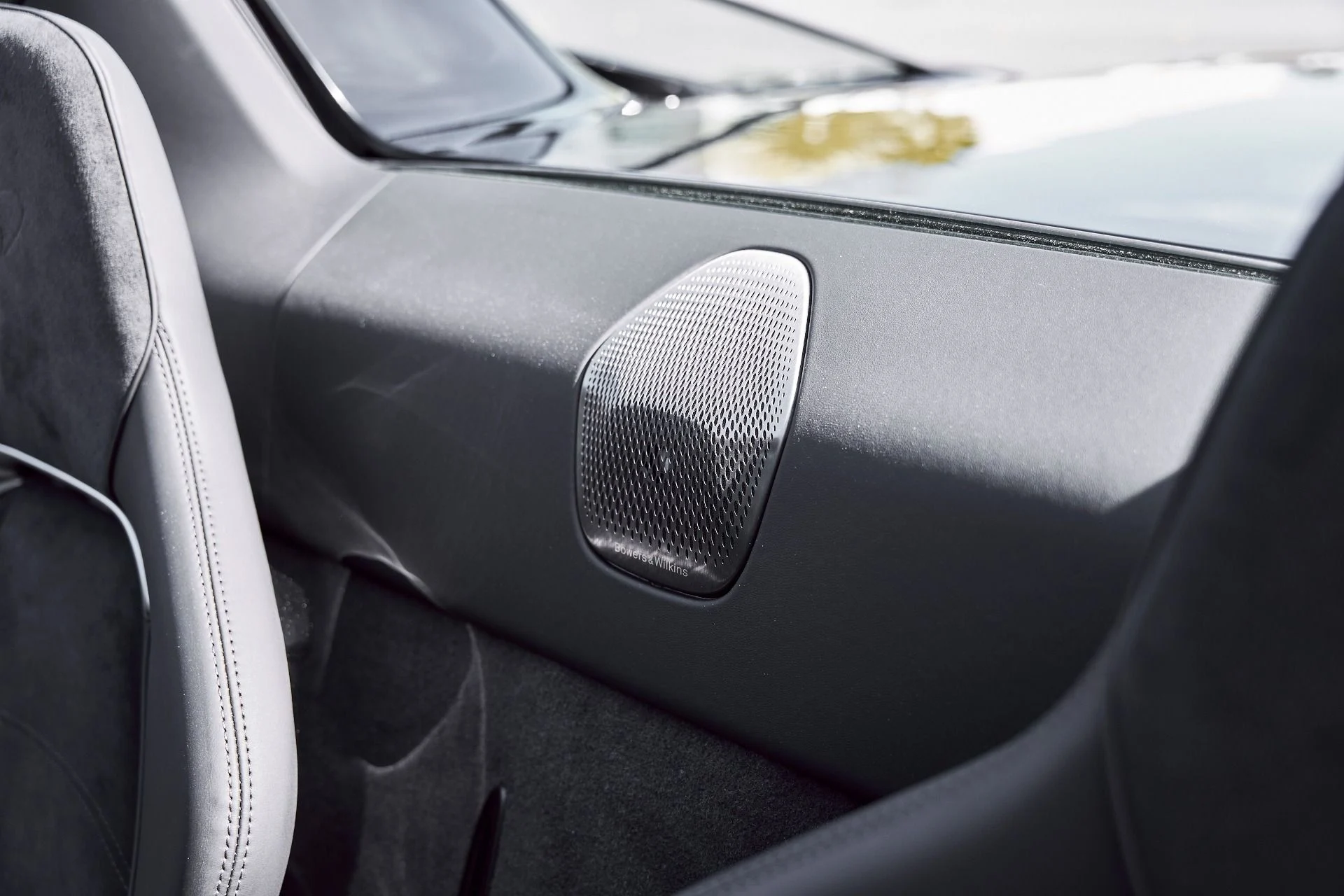 mph044_1983290754_Used_2025_Mc_Laren_Artura_Performance_1772246924_ef506fb6d9