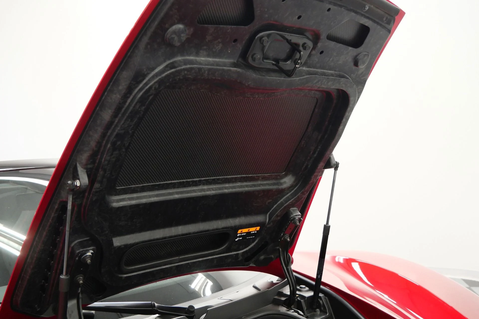 mph044_1983334548_Used_2023_Maserati_MC_20_Cielo_1598_Miles_Carbon_Ceramic_Brakes_Interior_Exterior_Carbon_Packages_1776351589_624dfc693c