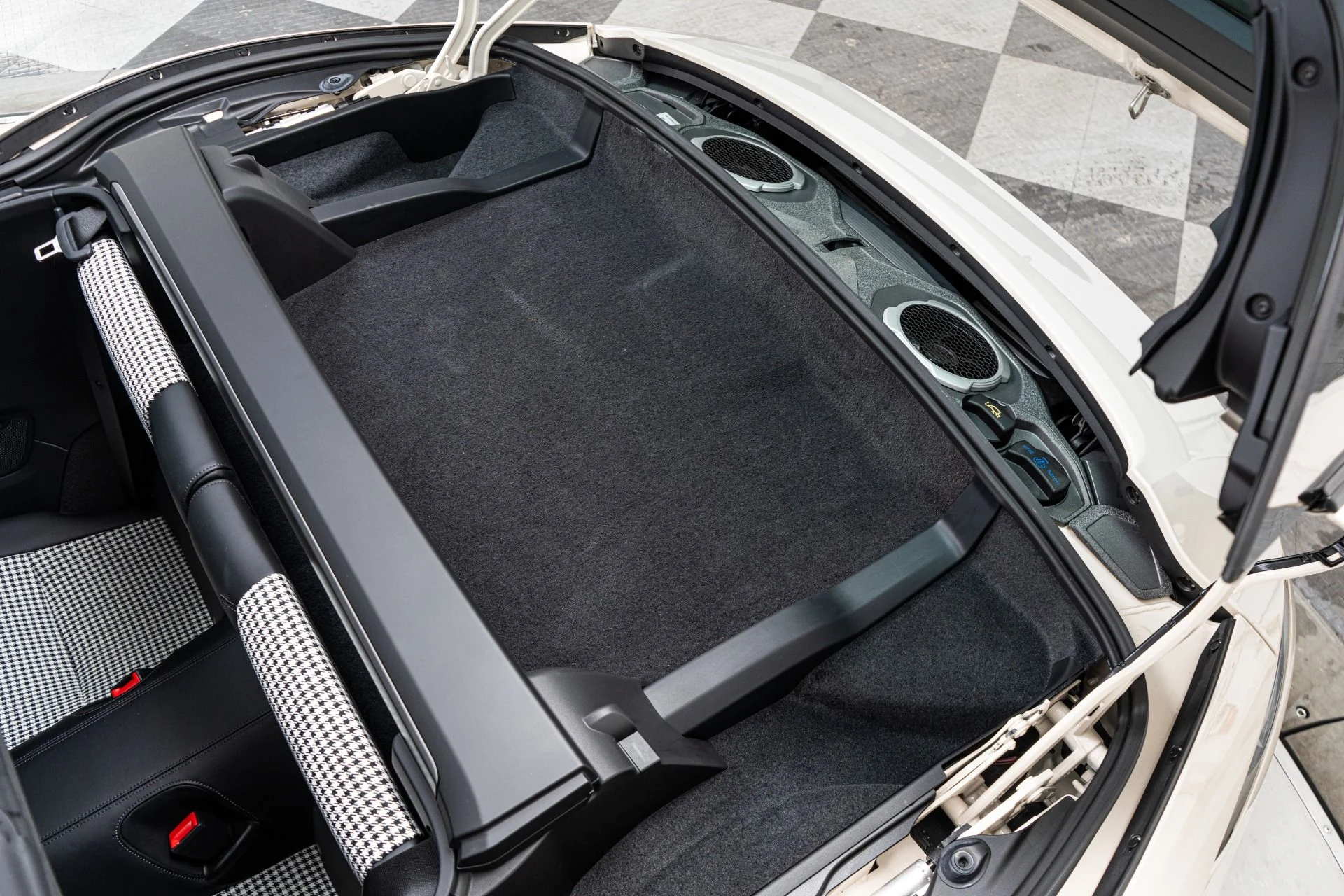 mph044_1989800714_Used_2024_Porsche_911_Targa_4_S_1792178990_a87198098d