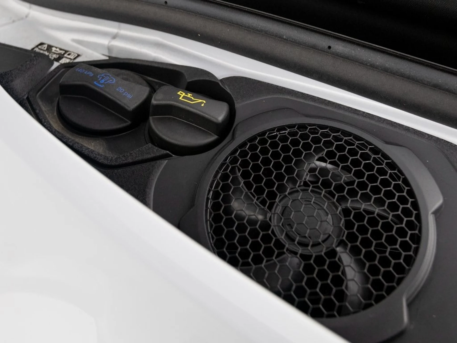 mph044_1998442864_6f8066cffe3b1f8939c5467d5babeb79x_053eed9dfd