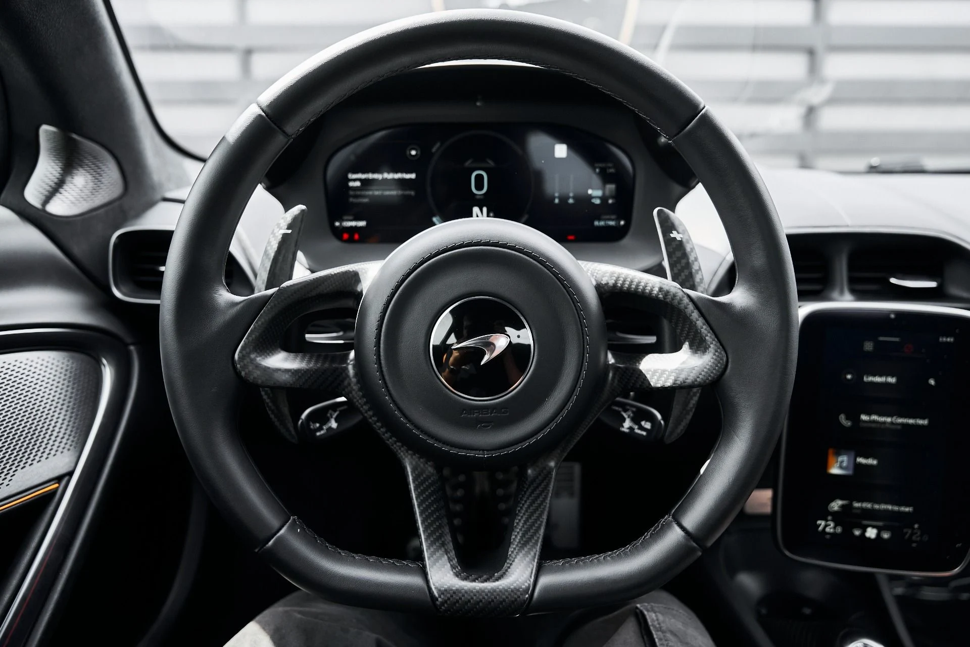 mph044_2016804150_Used_2024_Mc_Laren_Artura_1775583385_a921c52061