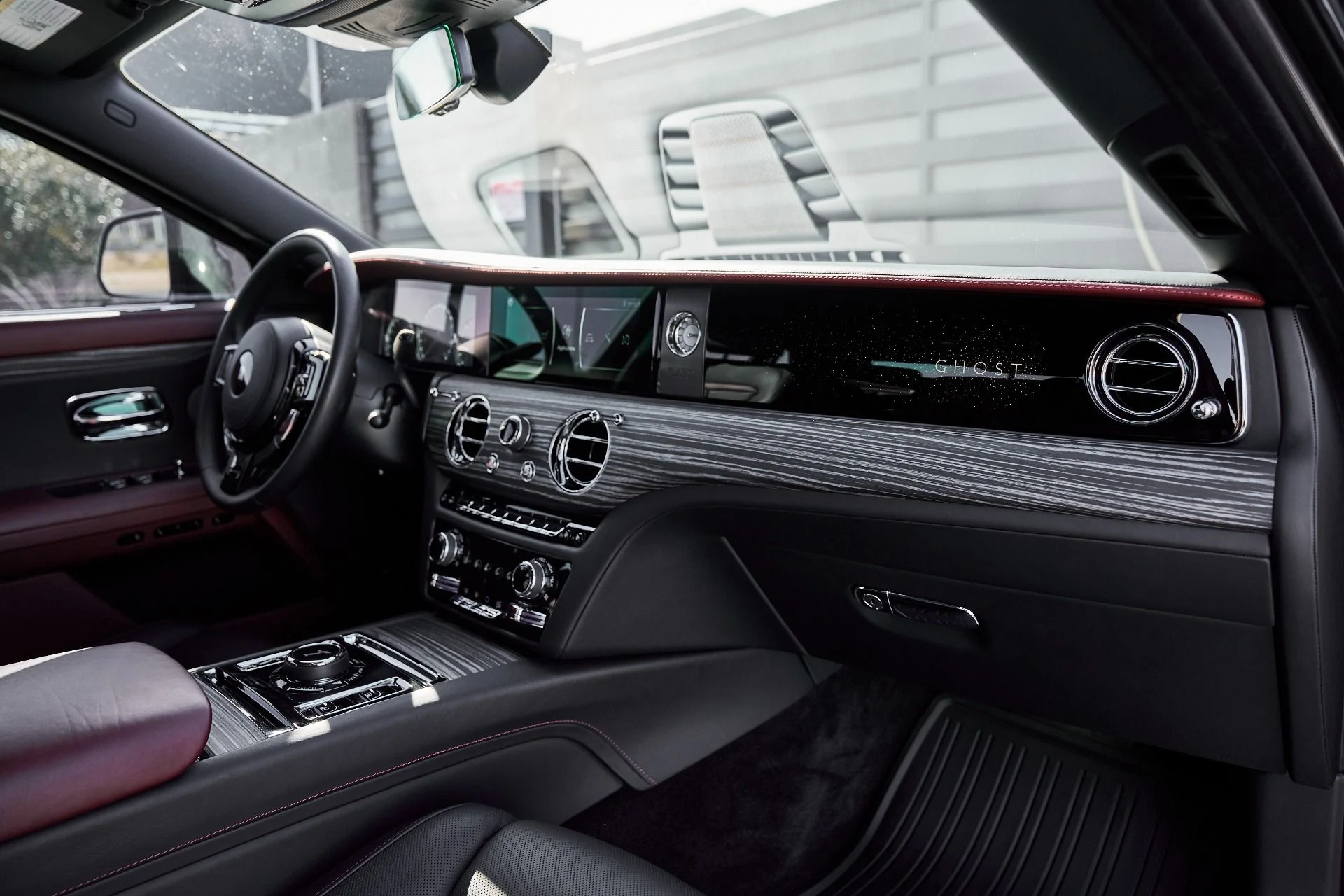 mph044_2022213258_Used_2023_Rolls_Royce_Ghost_1770699561_90f6e0206e