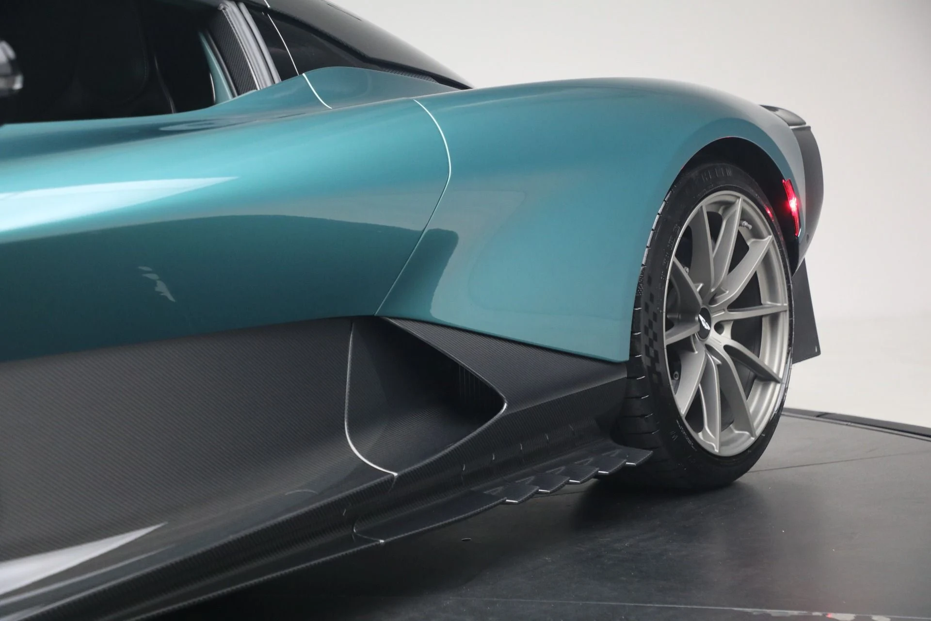 mph044_2047187608_New_2026_Aston_Martin_Valhalla_1779312617_3fb809b36a