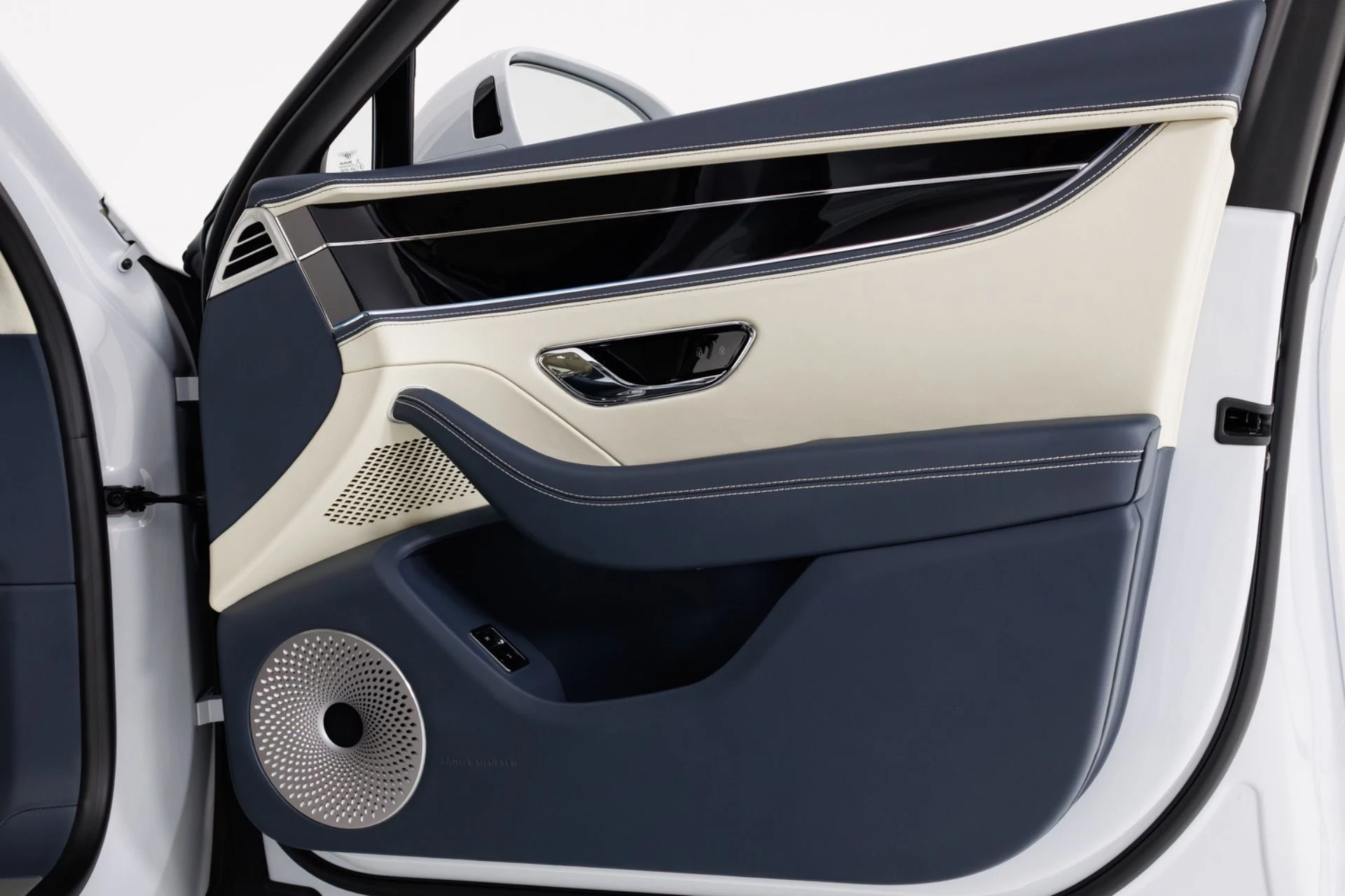 mph044_2051191039_Used_2020_Bentley_Flying_Spur_W12_1776899559_1594f1ce27