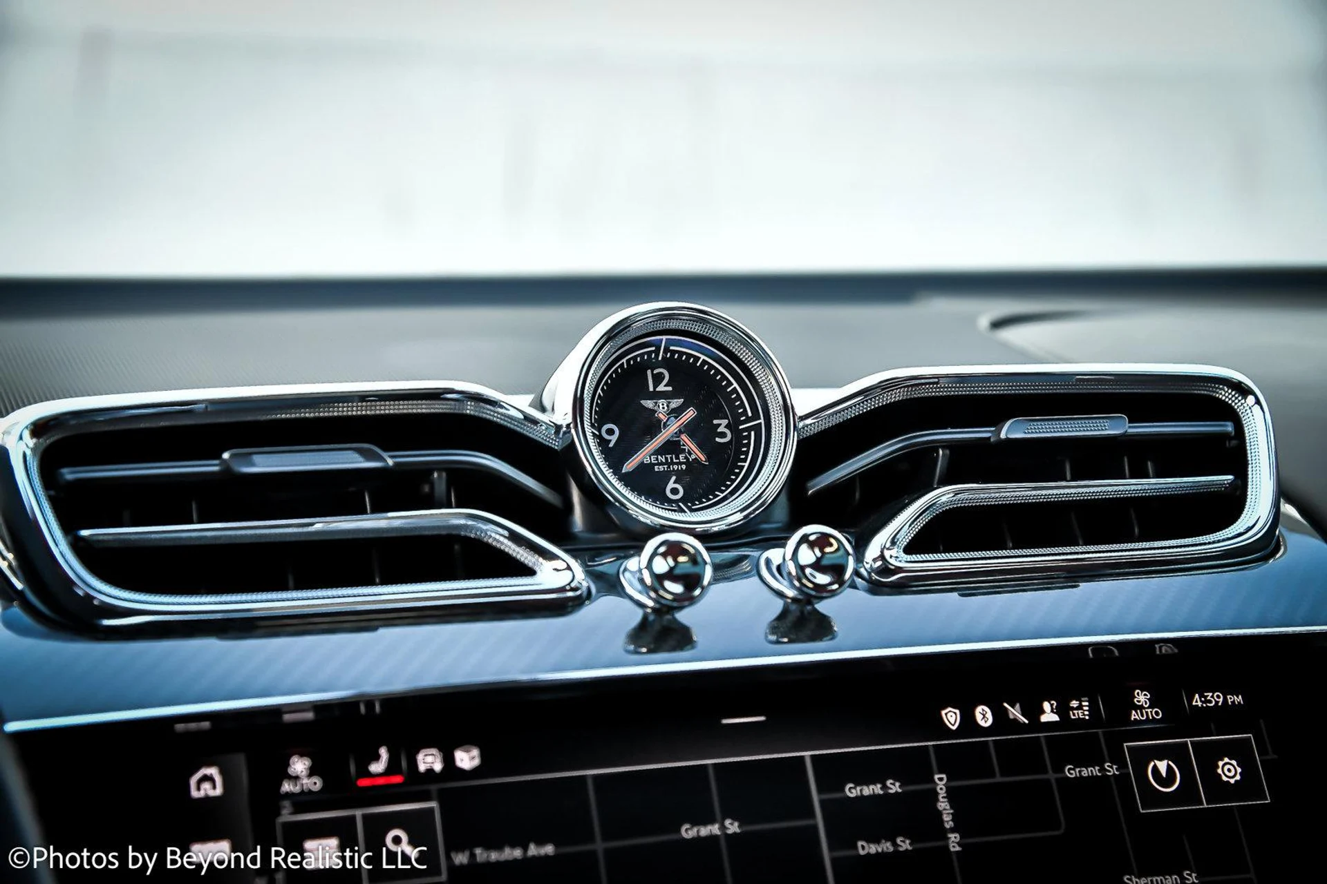 mph044_2065769953_Used_2021_Bentley_Bentayga_V8_First_Edition_Specification_Black_Specification_1740214765_55cdcde29b