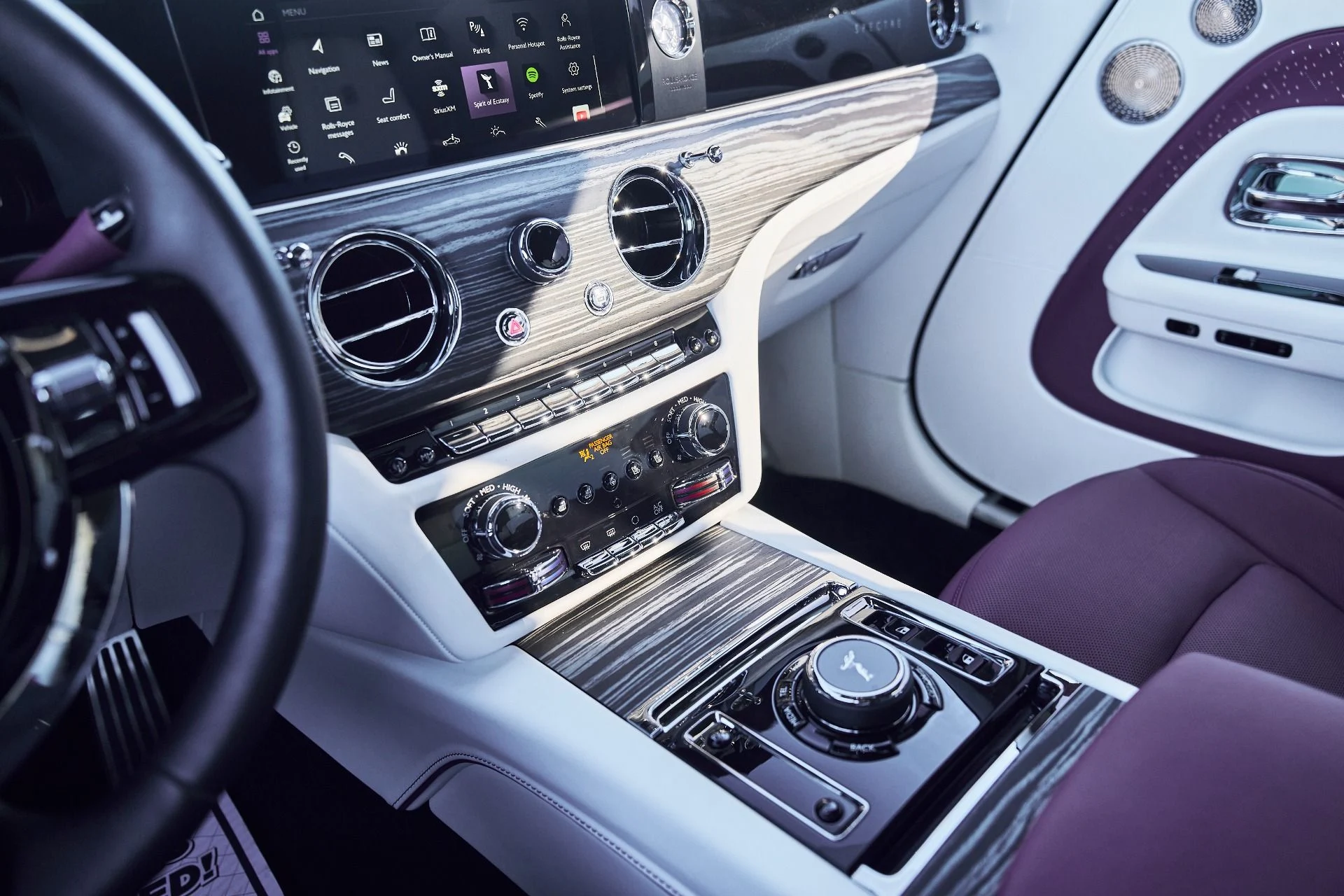 mph044_2078363067_Used_2024_Rolls_Royce_Spectre_Base_1771724483_8a3b3191be