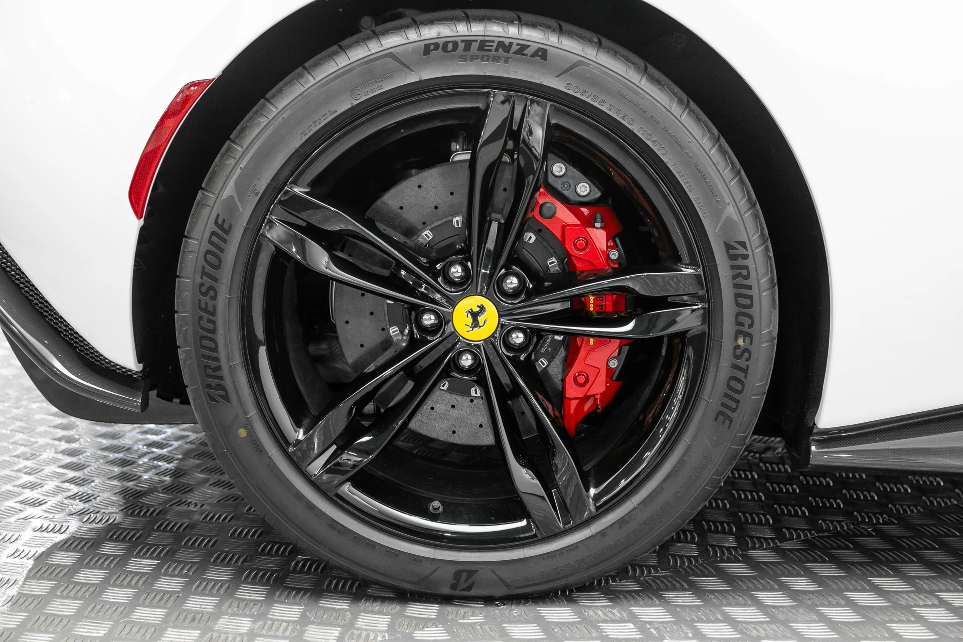 mph044_2080565367_c30101304d1d445b88c77ee021afab80_a2191629fd