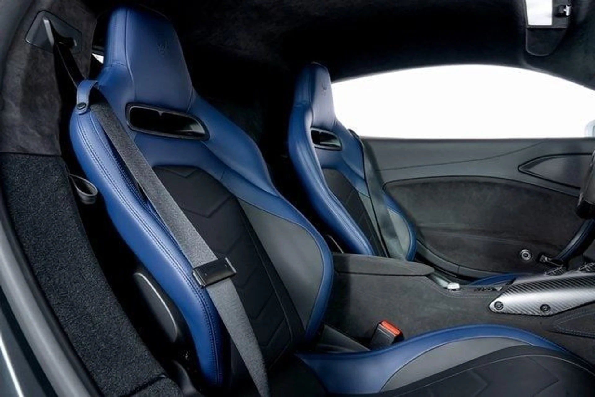 mph044_2088069746_c981a131e7161b89532c32e8b8caaaadx_52365813dc