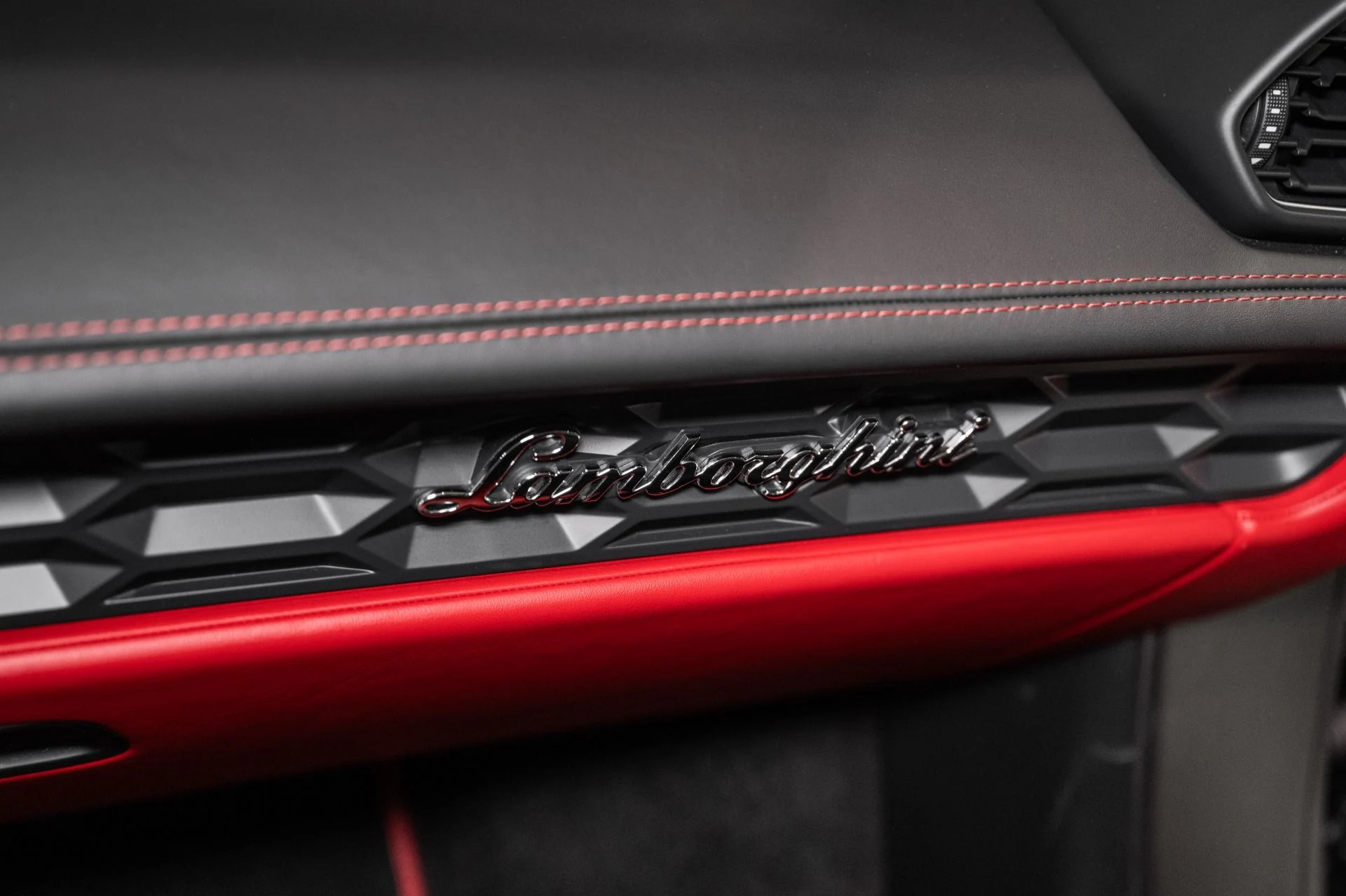 mph044_2099295534_Used_2016_Lamborghini_Huracan_LP_610_4_Spyder_1773071752_57d6ca3b34