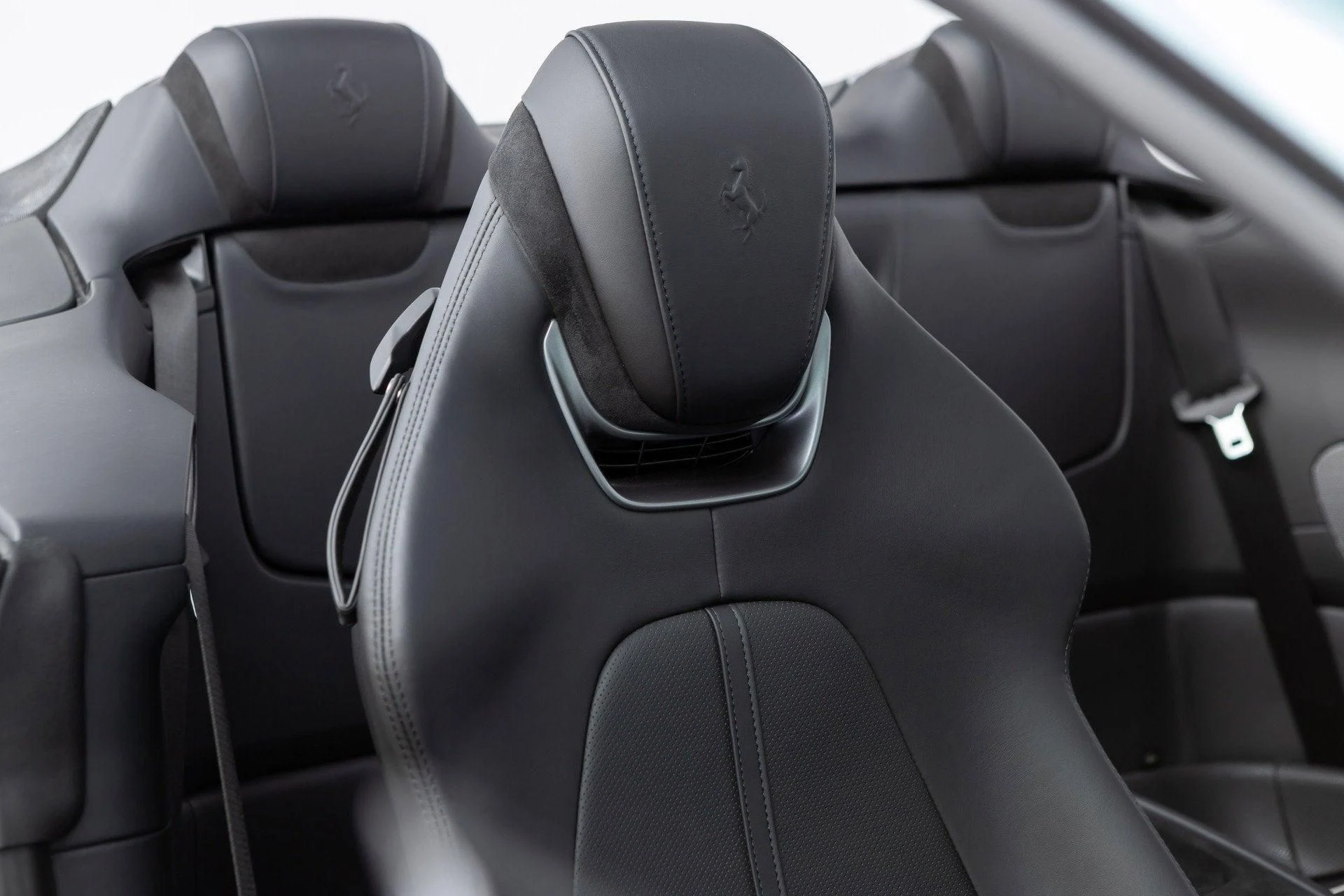 mph044_2113156131_Used_2024_Ferrari_Roma_Spider_1777382693_de25913029