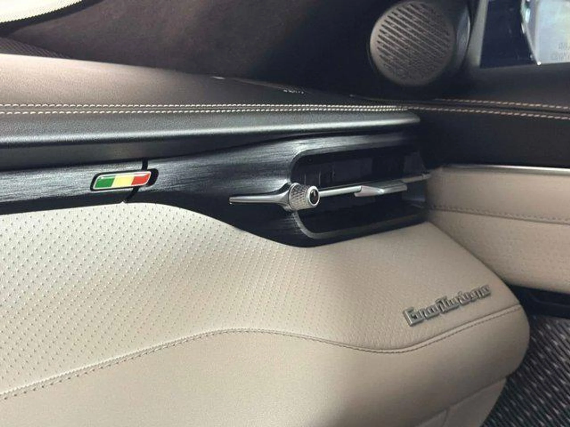 mph044_2125649289_l6_SOSQI_Oixy_Wtbxjm9xm_I6bk_Vg_1e257b6939