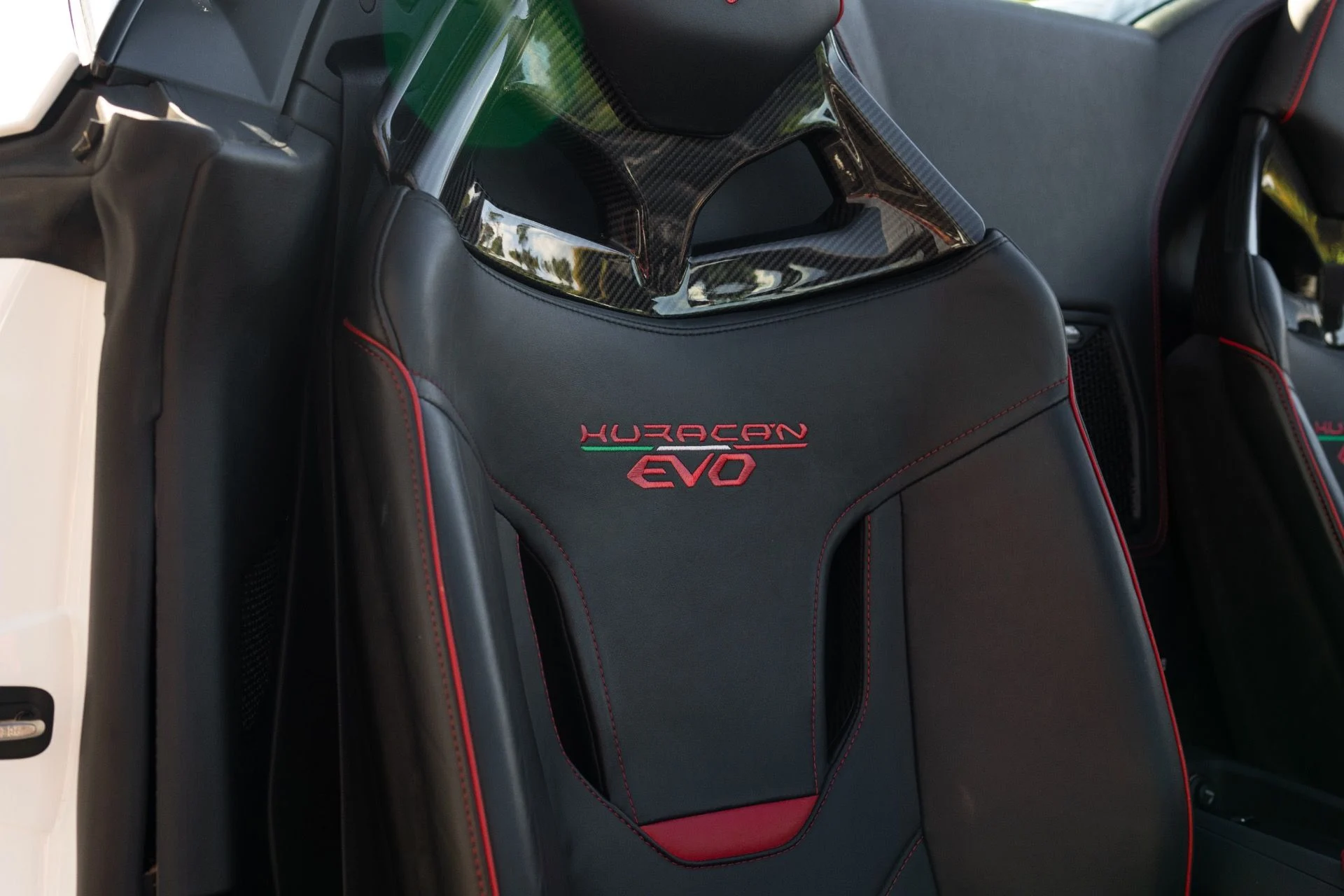 mph044_2135524262_Used_2021_Lamborghini_Huracan_EVO_Spyder_1766013013_799e70dd62
