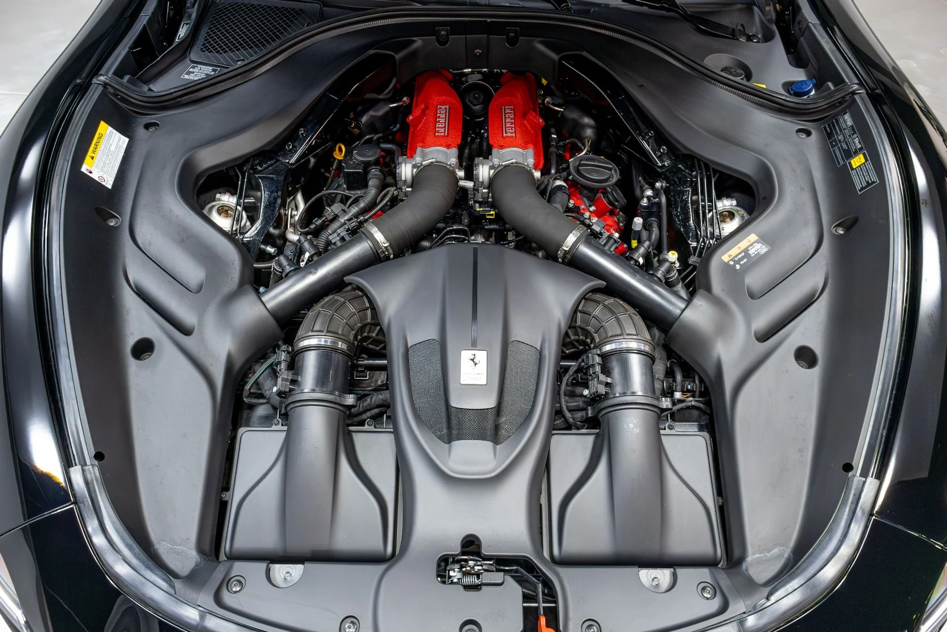 mph044_2143407975_Used_2022_Ferrari_Roma_1775684538_5551d80936