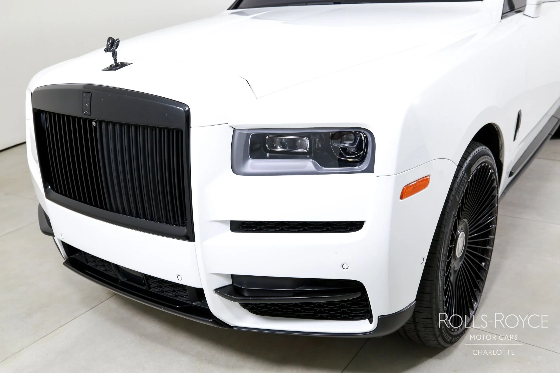 mph044_2145963244_Used_2019_Rolls_Royce_Cullinan_1753469692_25fb22465e