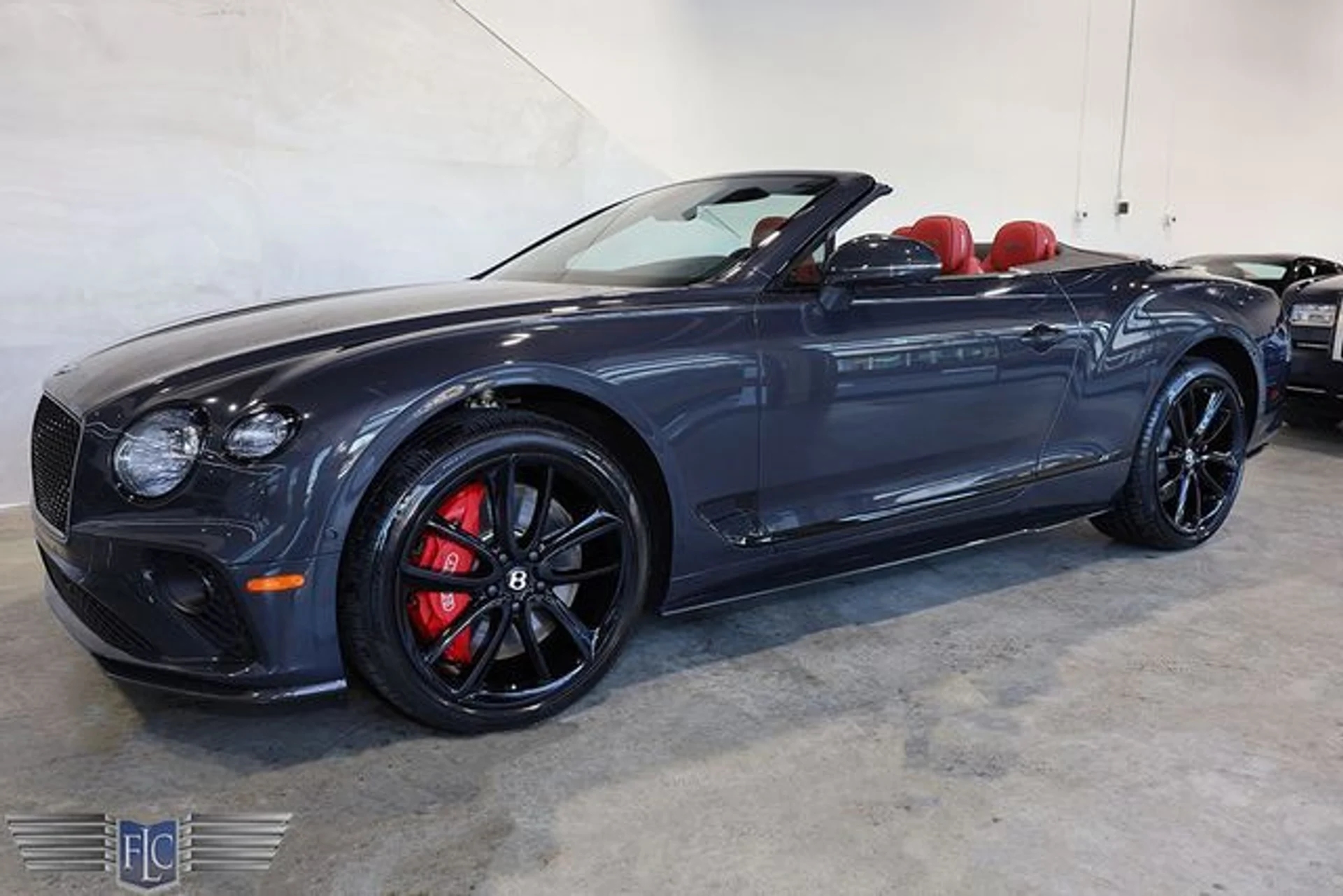 mph044_2154444534_used_2022_bentley_continental_gtcv8mullinerconvertible_9689_22472853_48_640_e17619cfaf
