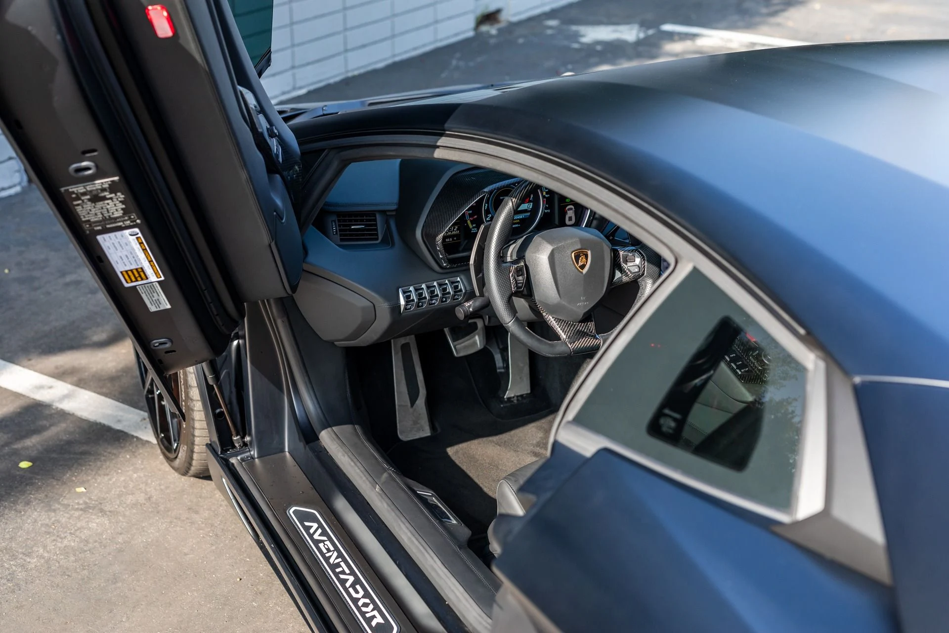 mph044_2166084684_Used_2014_Lamborghini_Aventador_LP_700_4_1776699950_6eea153e4c