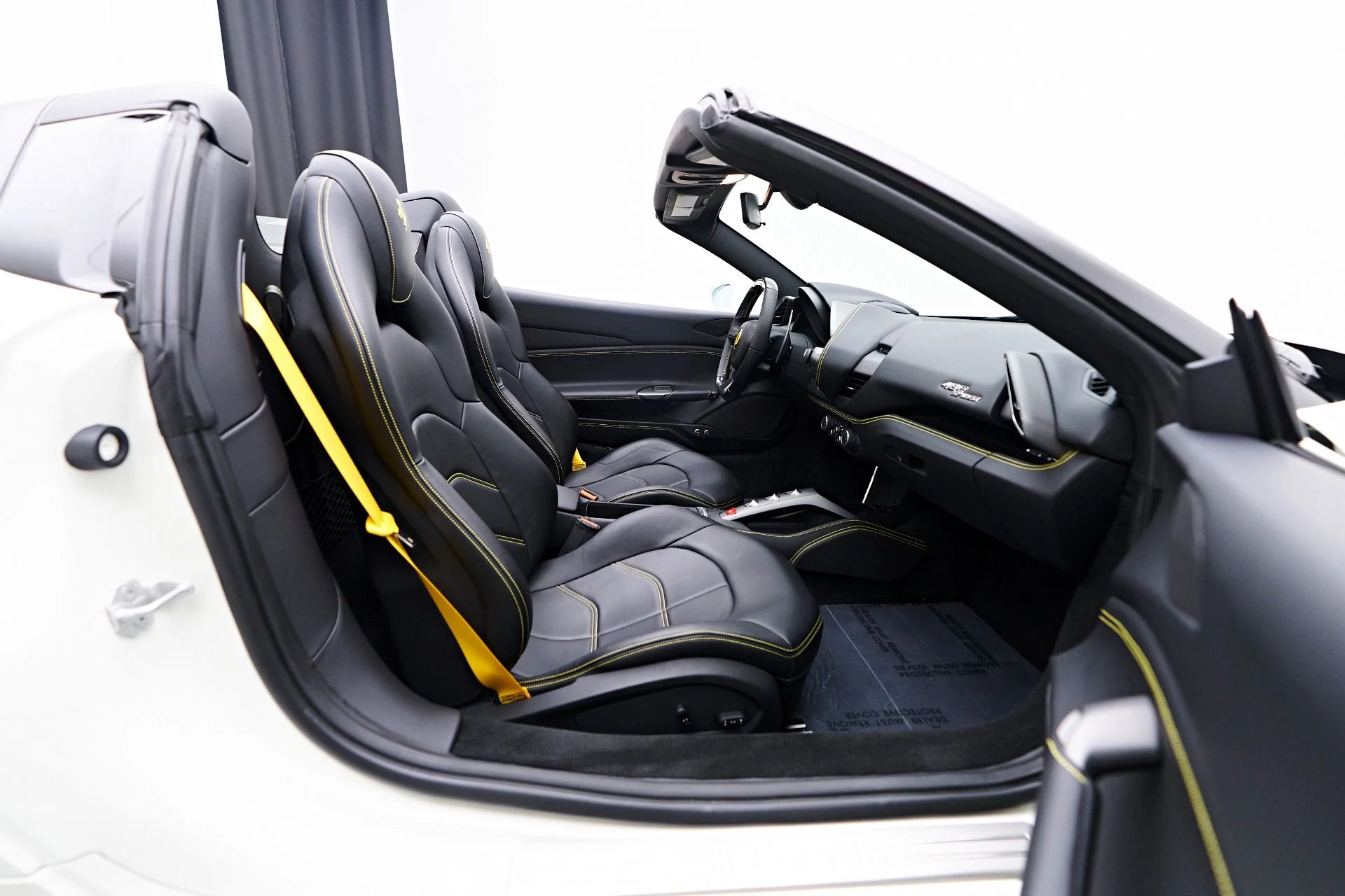 mph044_2182012034_Used_2019_Ferrari_488_Spider_Base_1748546084_b312ec6522