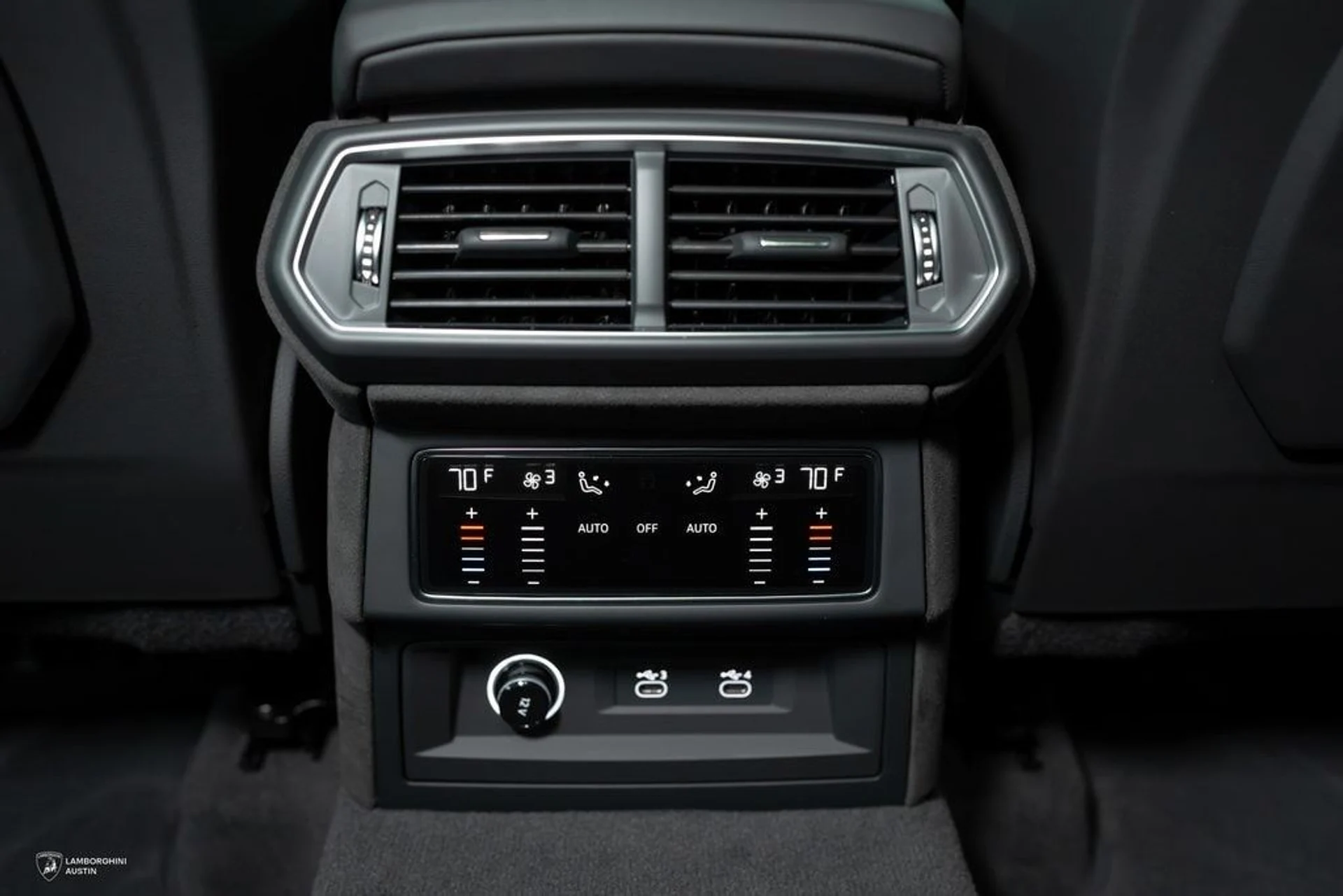 mph044_2192340043_4c6c7c0b29691cbad61a1d7c2606acc8x_ad701597b1