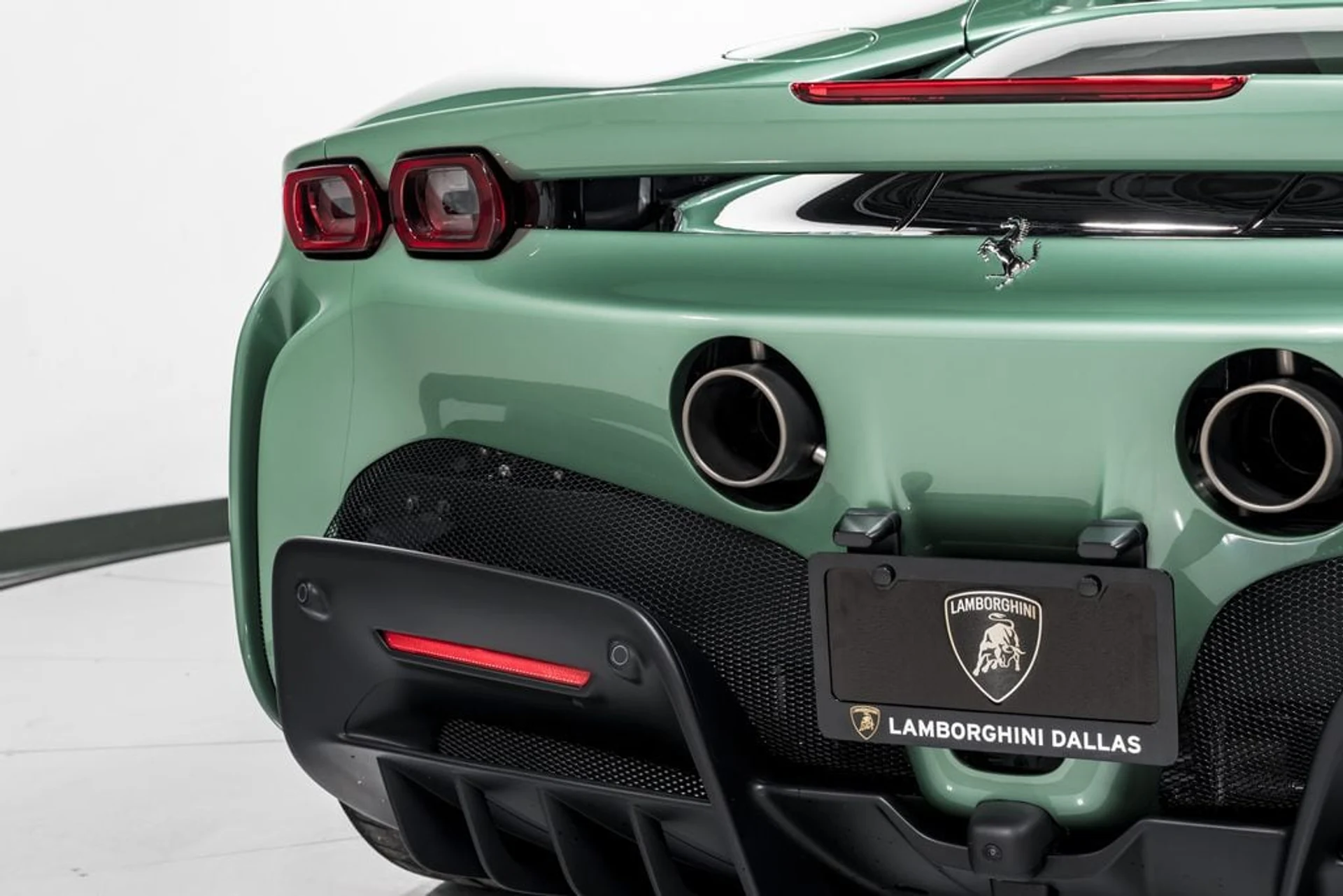 mph044_2197515171_2407c15ba19d924ea201185987d10158x_df3633740f